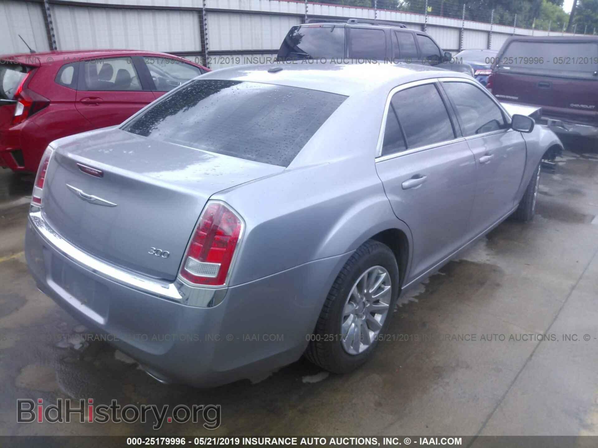 2014 CHRYSLER 300 - VIN: 2C3CCAAG5EH372950 - Фото 4