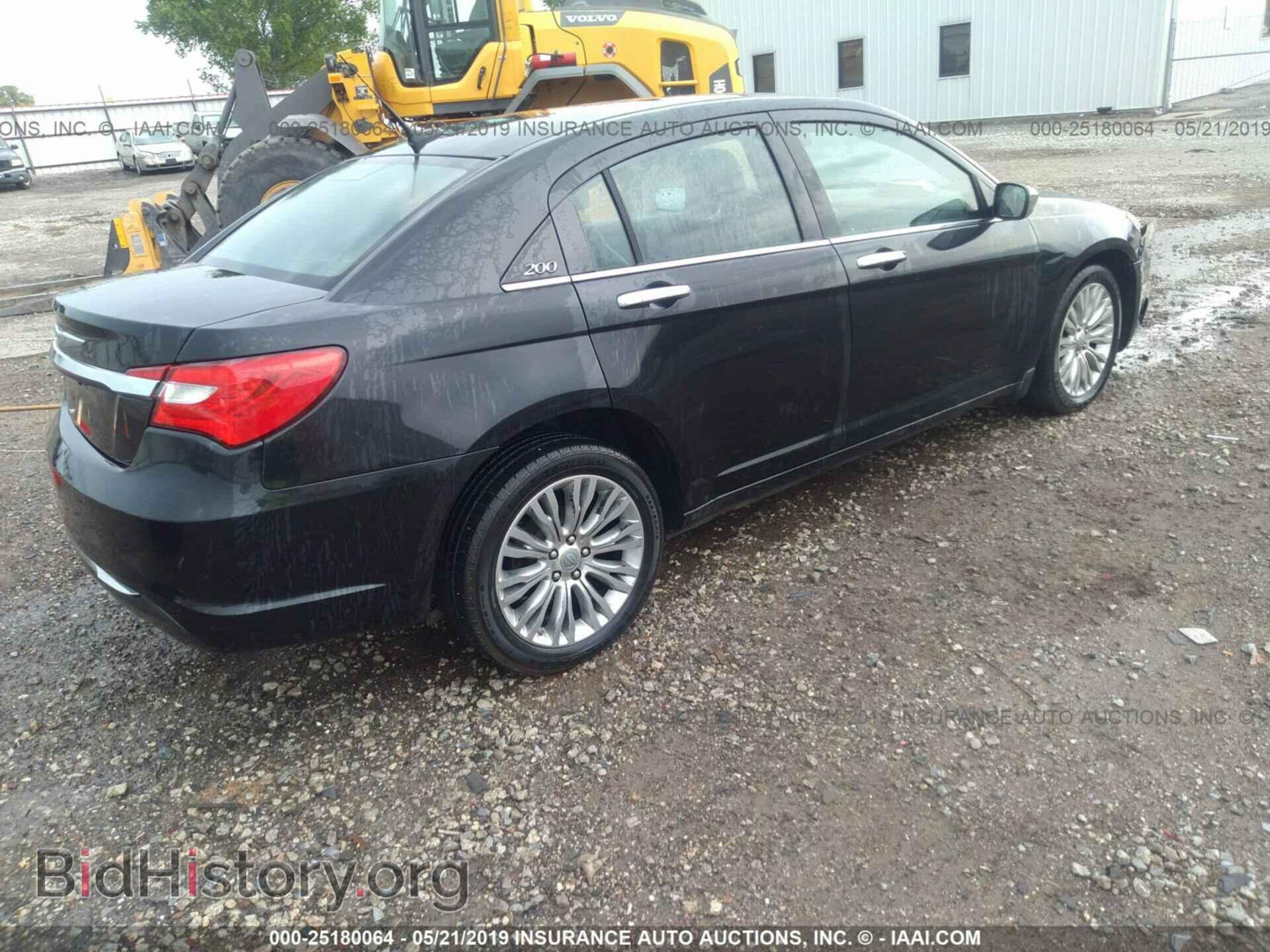 2011 CHRYSLER 200 - VIN: 1C3BC2FG8BN516133 - Фото 4
