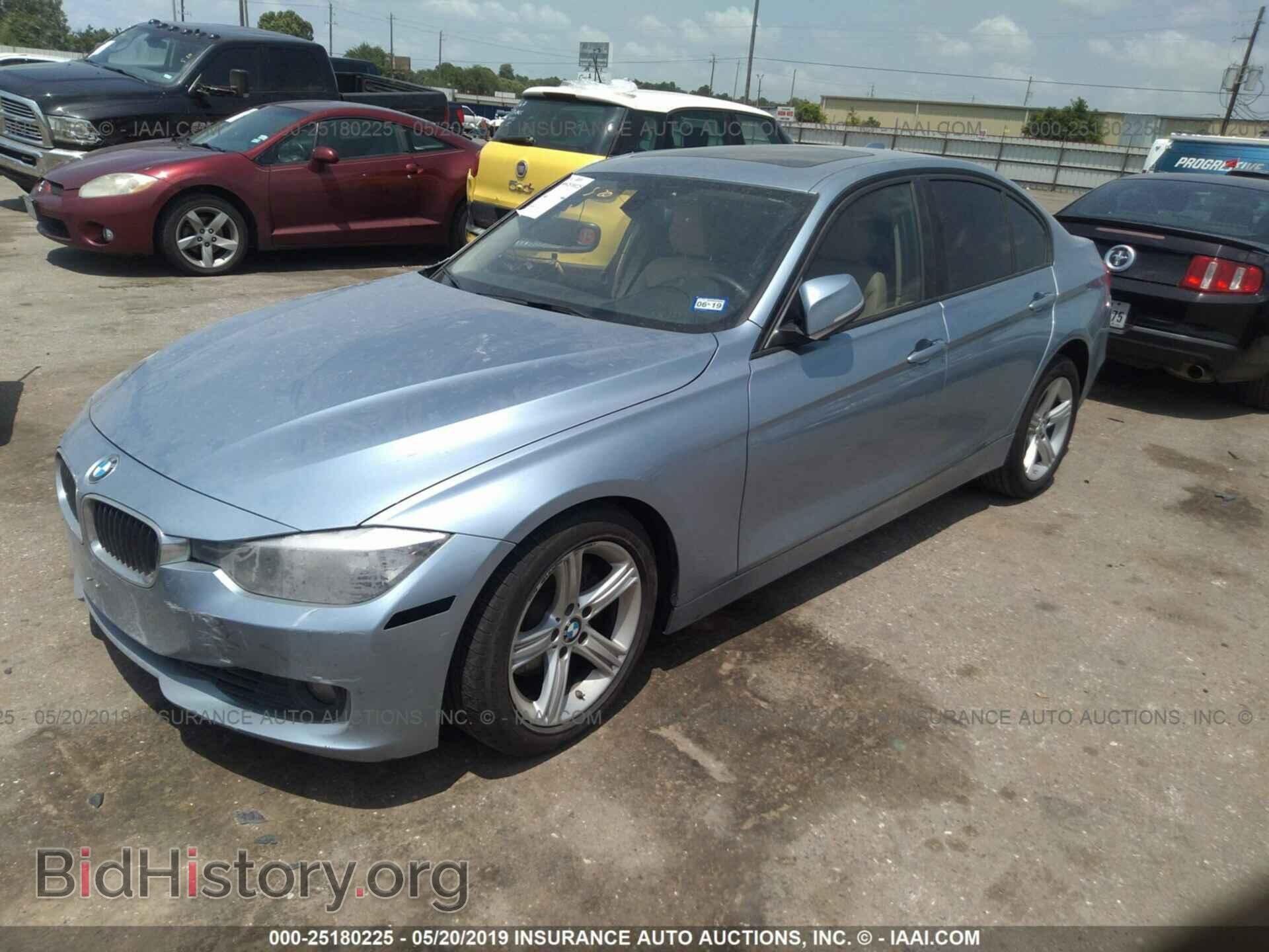 2013 BMW 328 - VIN: WBA3A5C59DF352816 - Фото 2