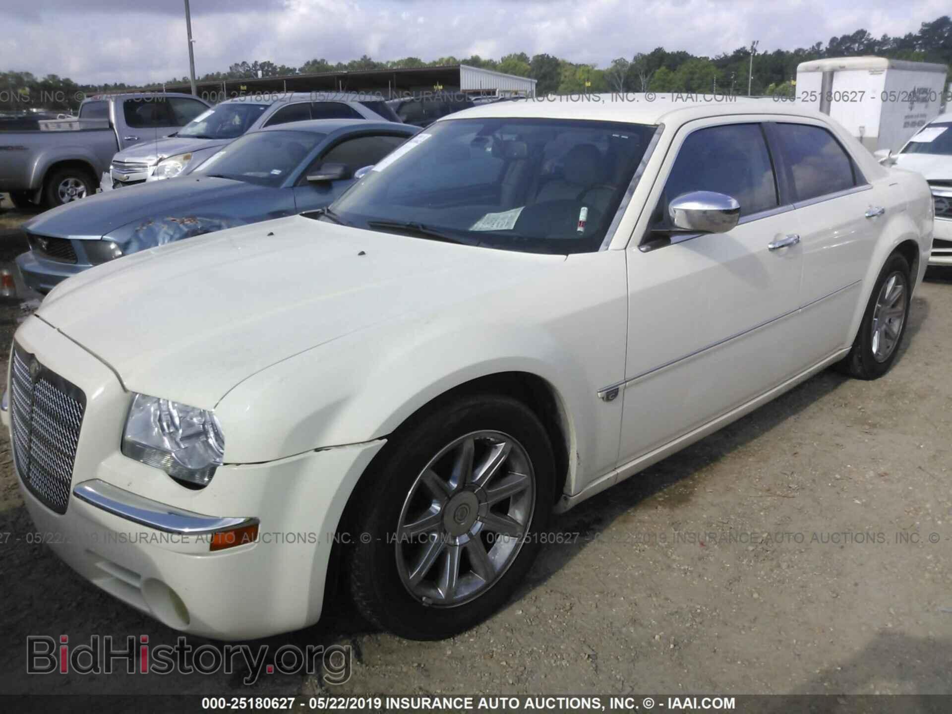 2006 CHRYSLER 300C - VIN: 2C3KA63H16H308670 - Фото 2