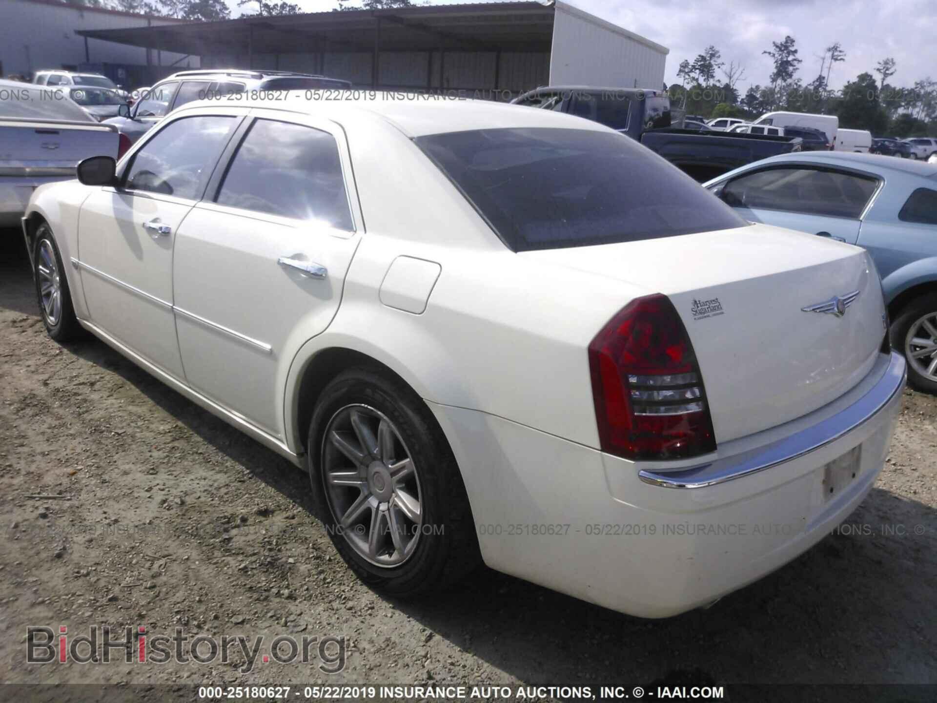 2006 CHRYSLER 300C - VIN: 2C3KA63H16H308670 - Фото 3