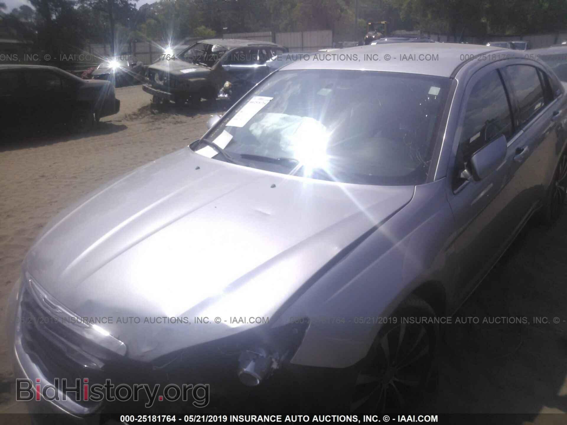 2013 CHRYSLER 200 - VIN: 1C3CCBCG8DN716392 - Фото 2