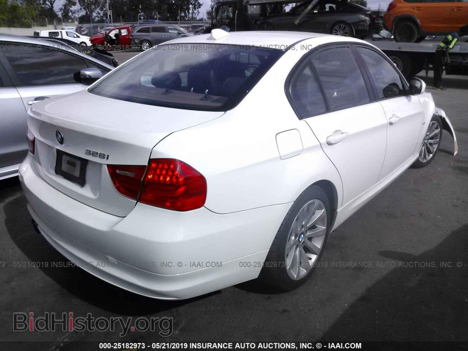 2011 BMW 328 - VIN: WBAPH5G50BNM81411 - Фото 4