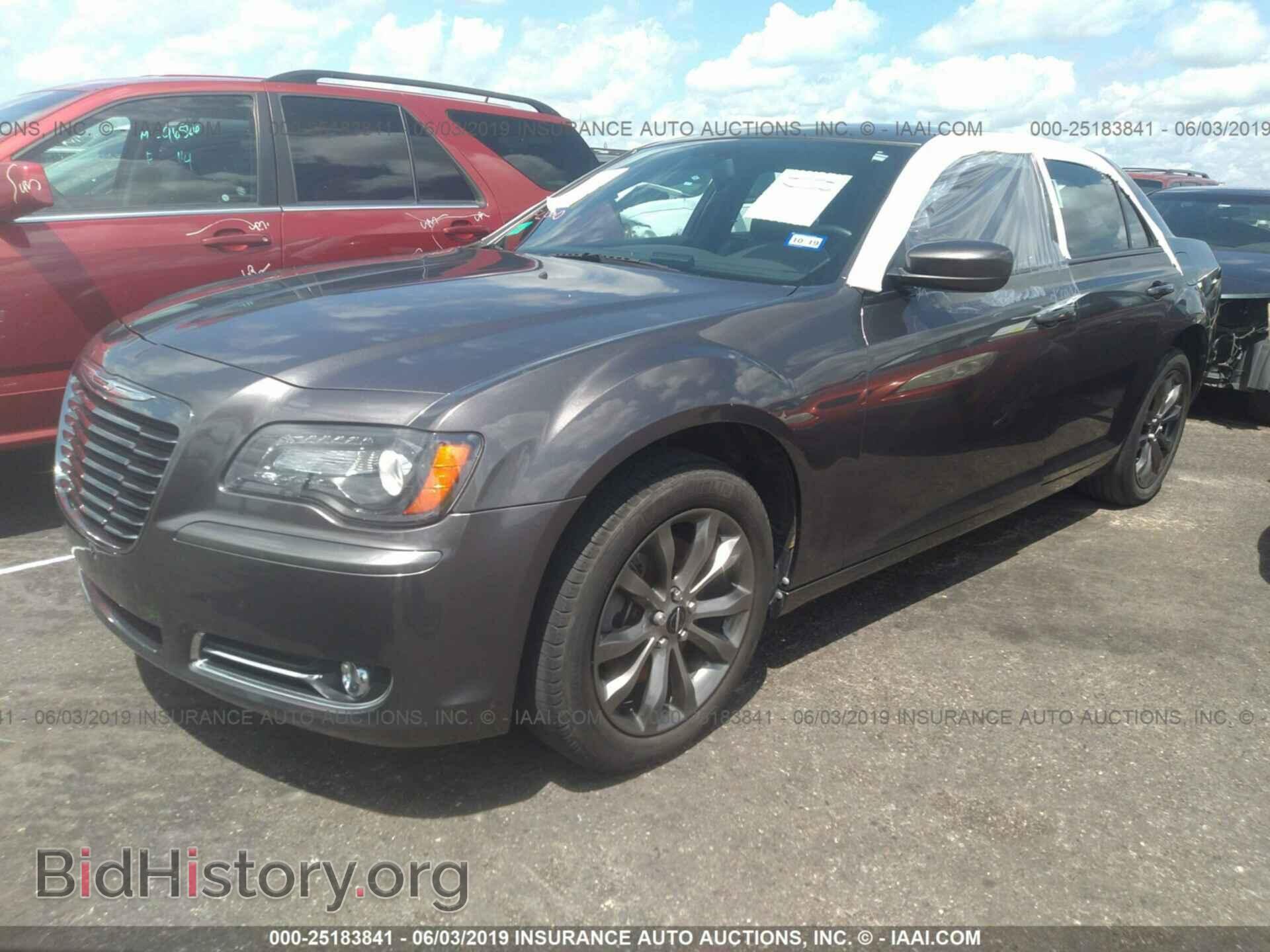 2014 CHRYSLER 300 - VIN: 2C3CCAGG2EH249498 - Фото 2