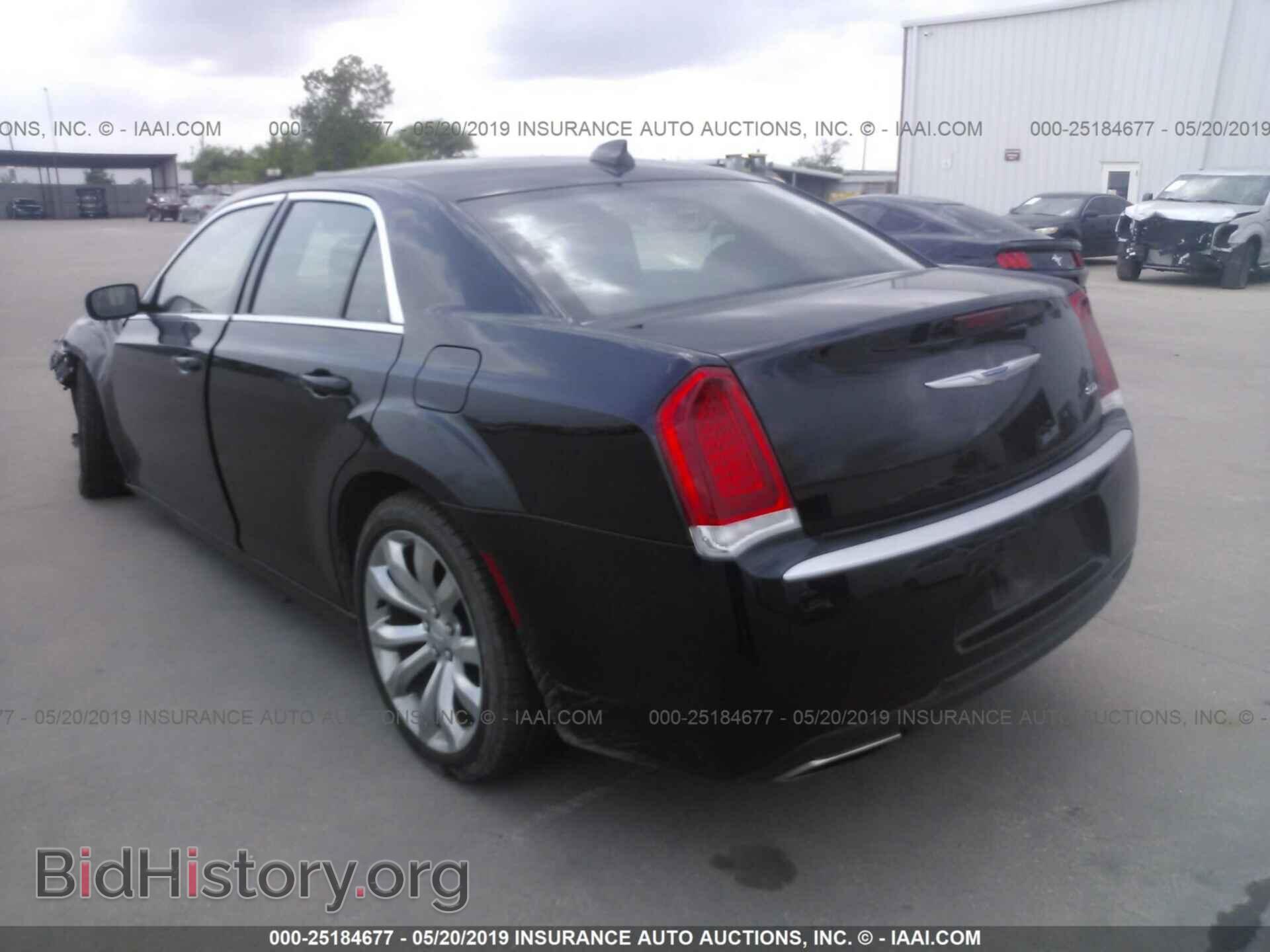 2018 CHRYSLER 300 - VIN: 2C3CCAAG3JH342288 - Фото 3