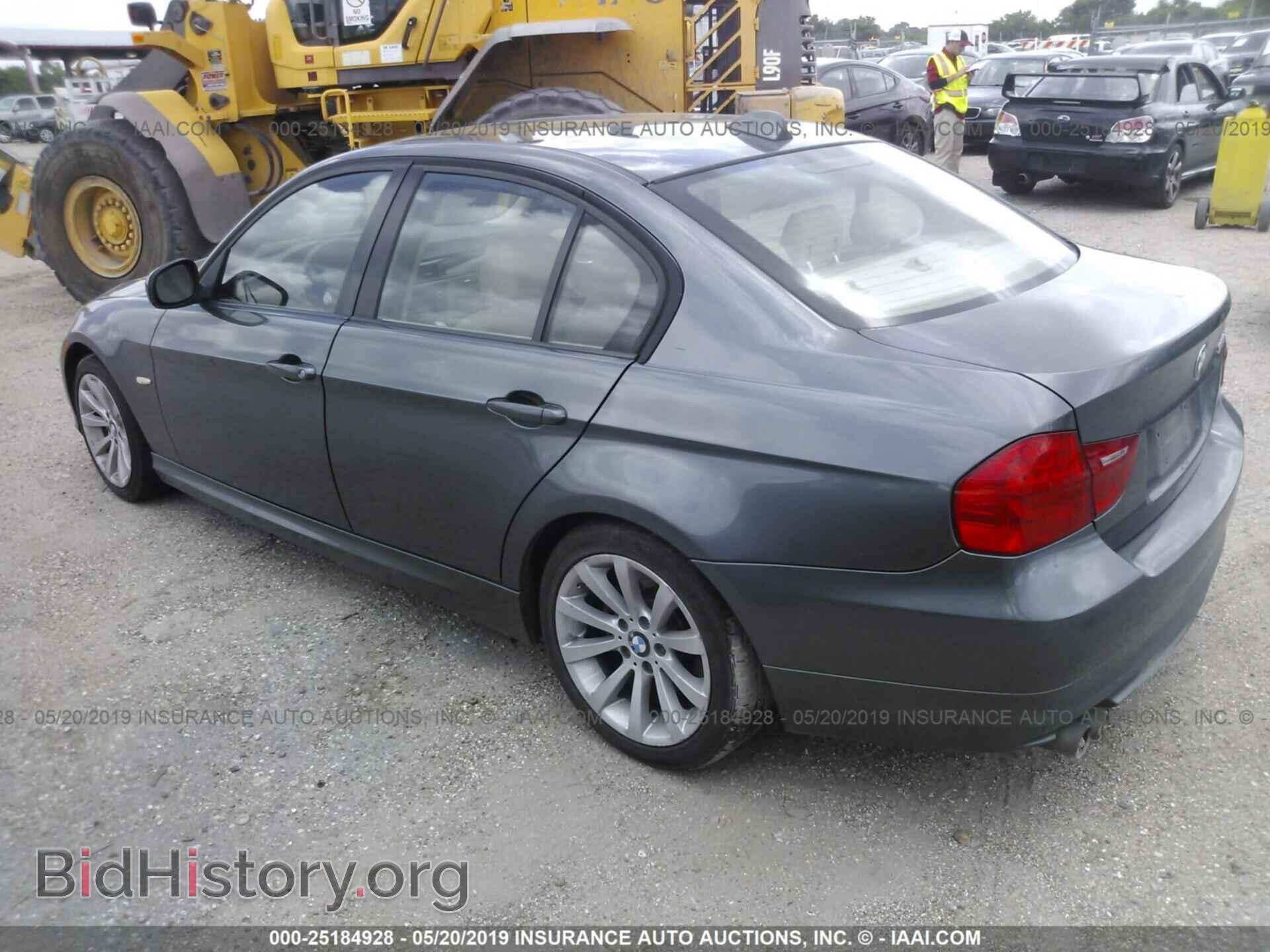 2011 BMW 328 - VIN: WBAPH7G59BNN02252 - Фото 3