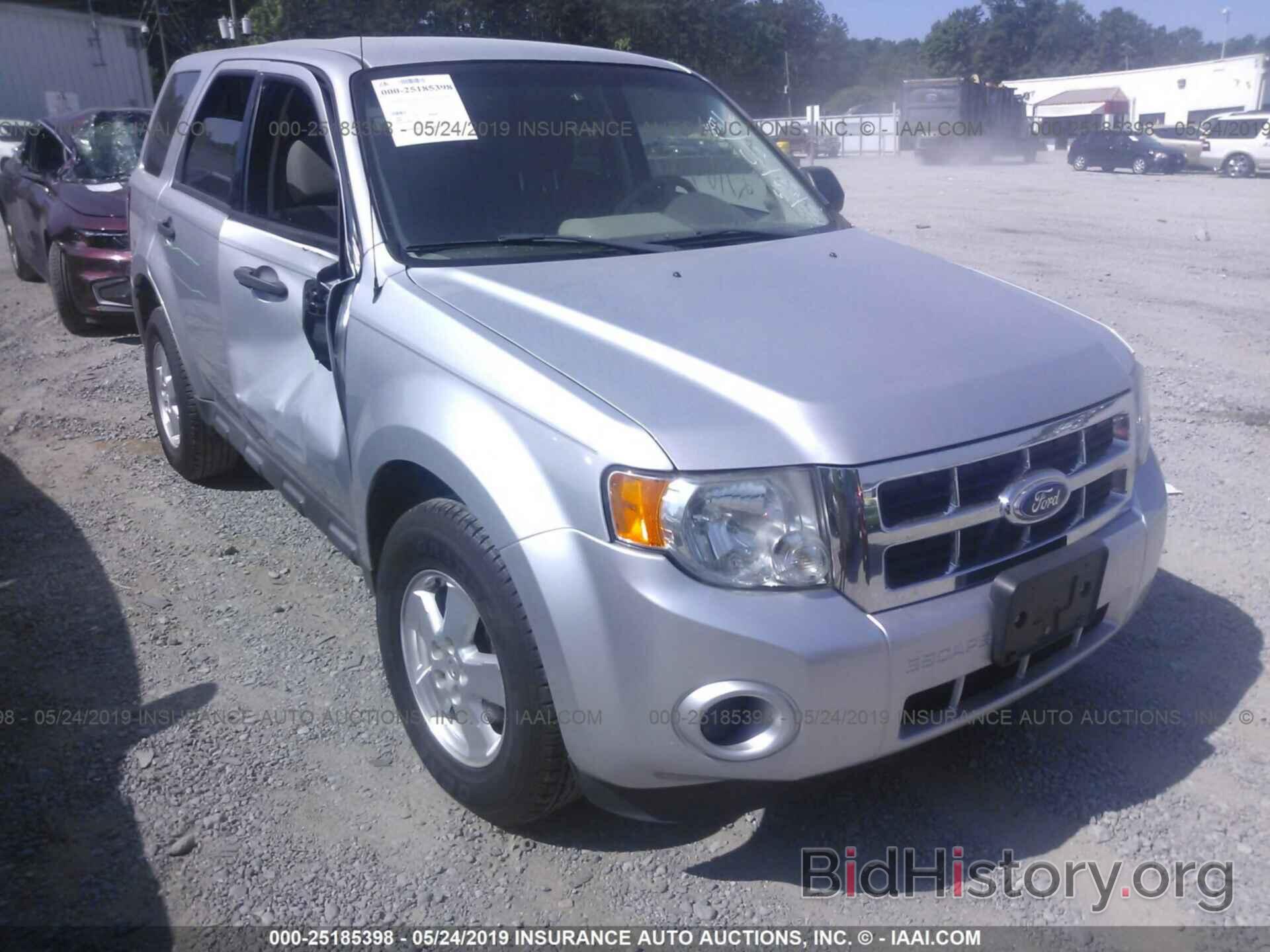 Photo 1FMCU0C73BKC06071 - FORD ESCAPE 2011