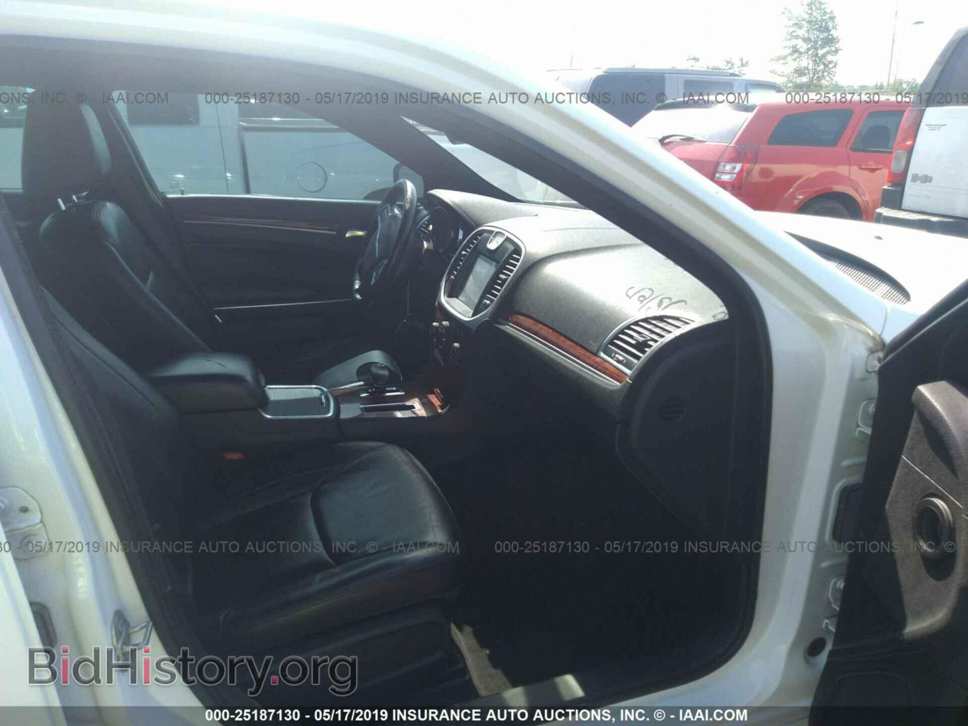 2014 Chrysler 300 - VIN: 2C3CCAAG0EH380504 - Фото 5