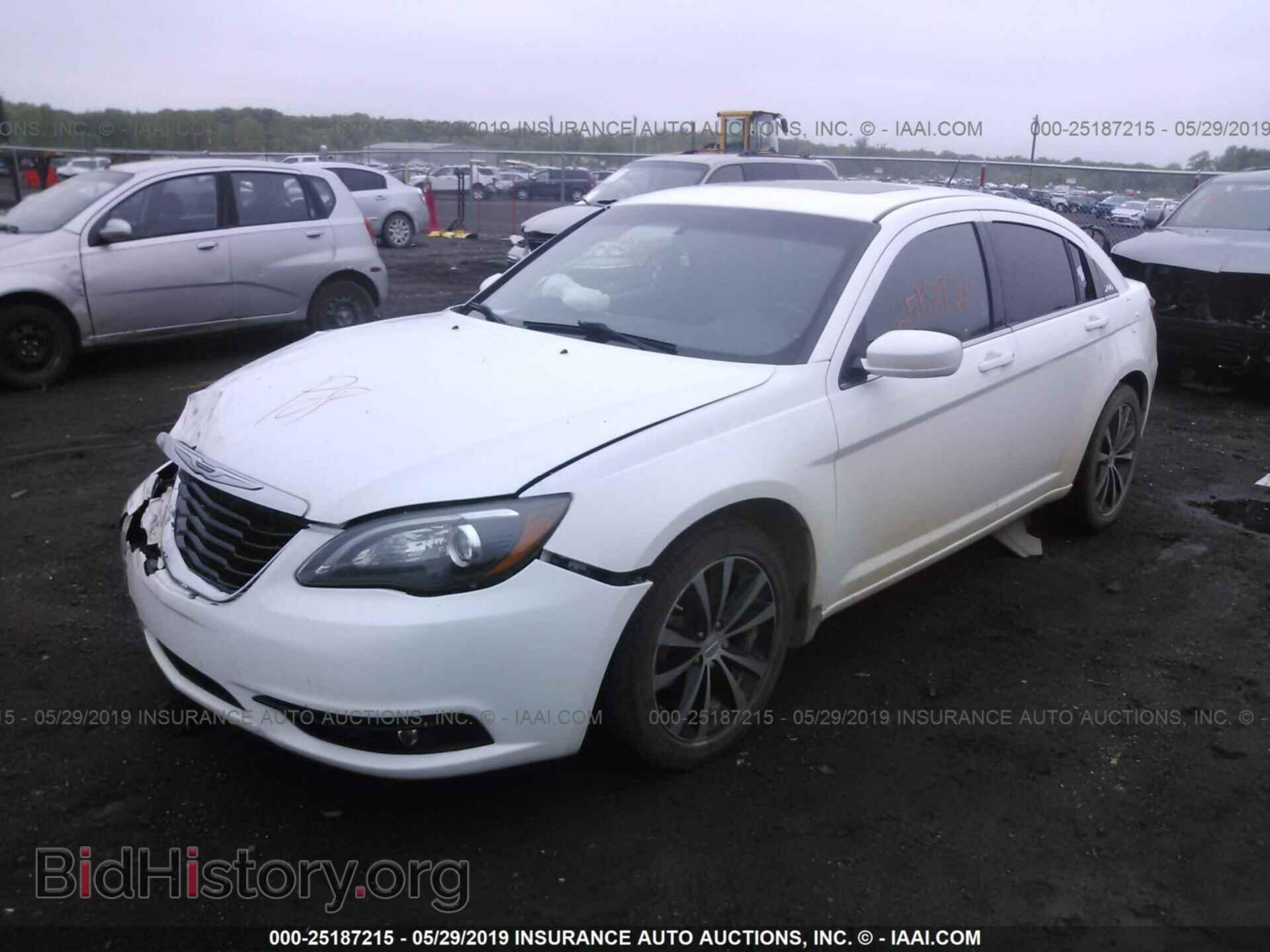 2013 CHRYSLER 200 - VIN: 1C3CCBCG9DN747361 - Photo 2