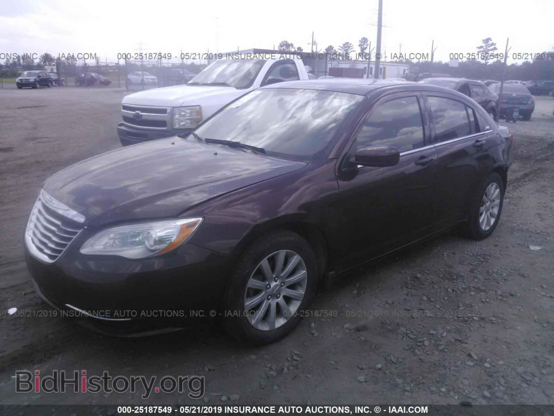 2012 CHRYSLER 200 - VIN: 1C3CCBBB0CN302074 - Фото 2