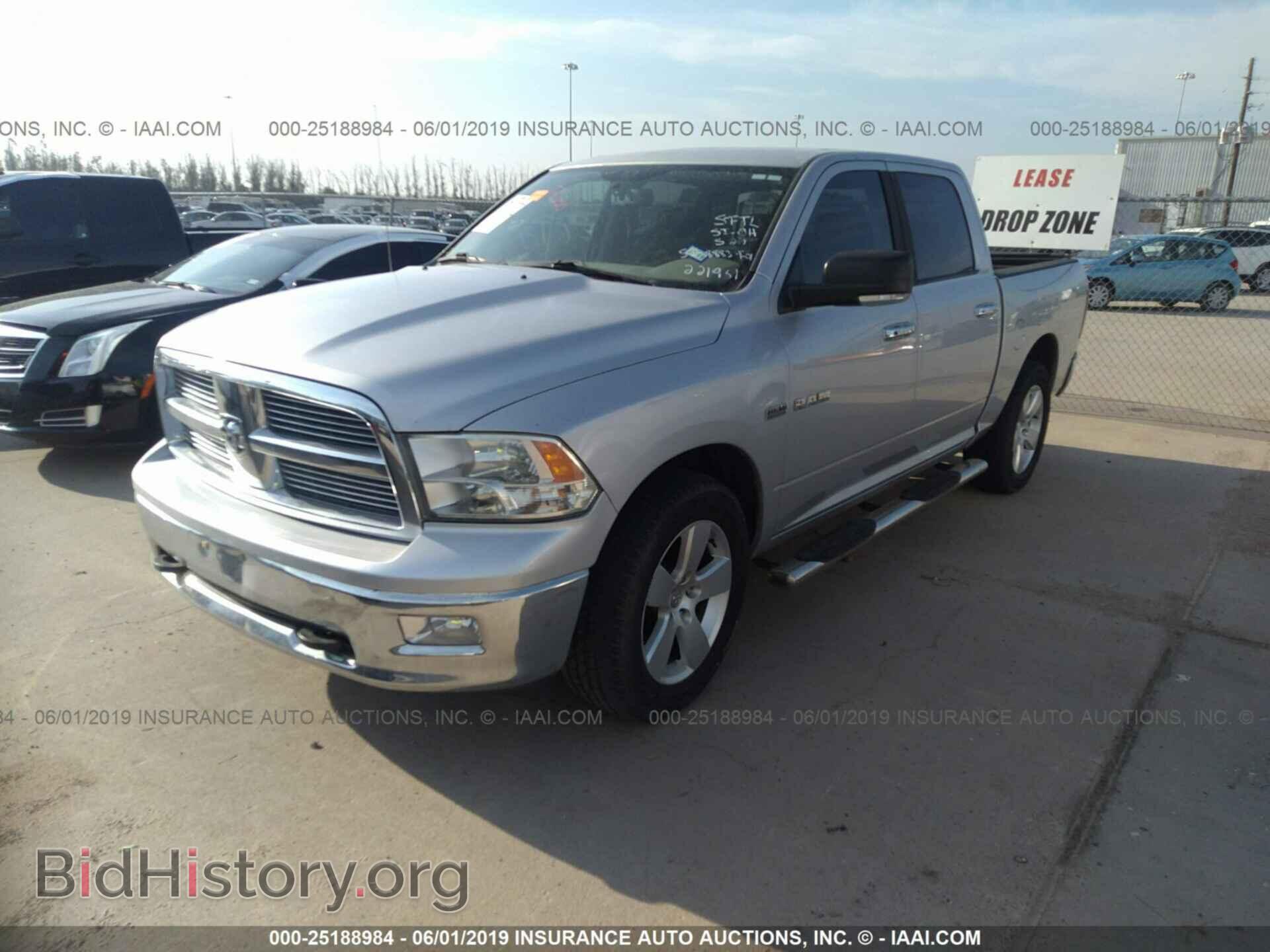2010 DODGE RAM 1500 - VIN: 1D7RB1CT7AS221961 - Фото 2