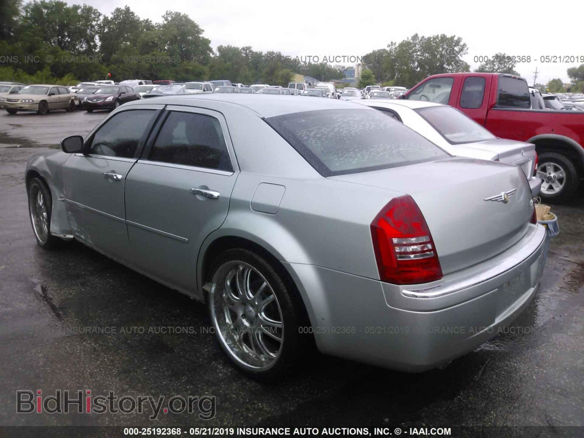 2006 CHRYSLER 300C - VIN: 2C3KA63H46H365669 - Фото 3