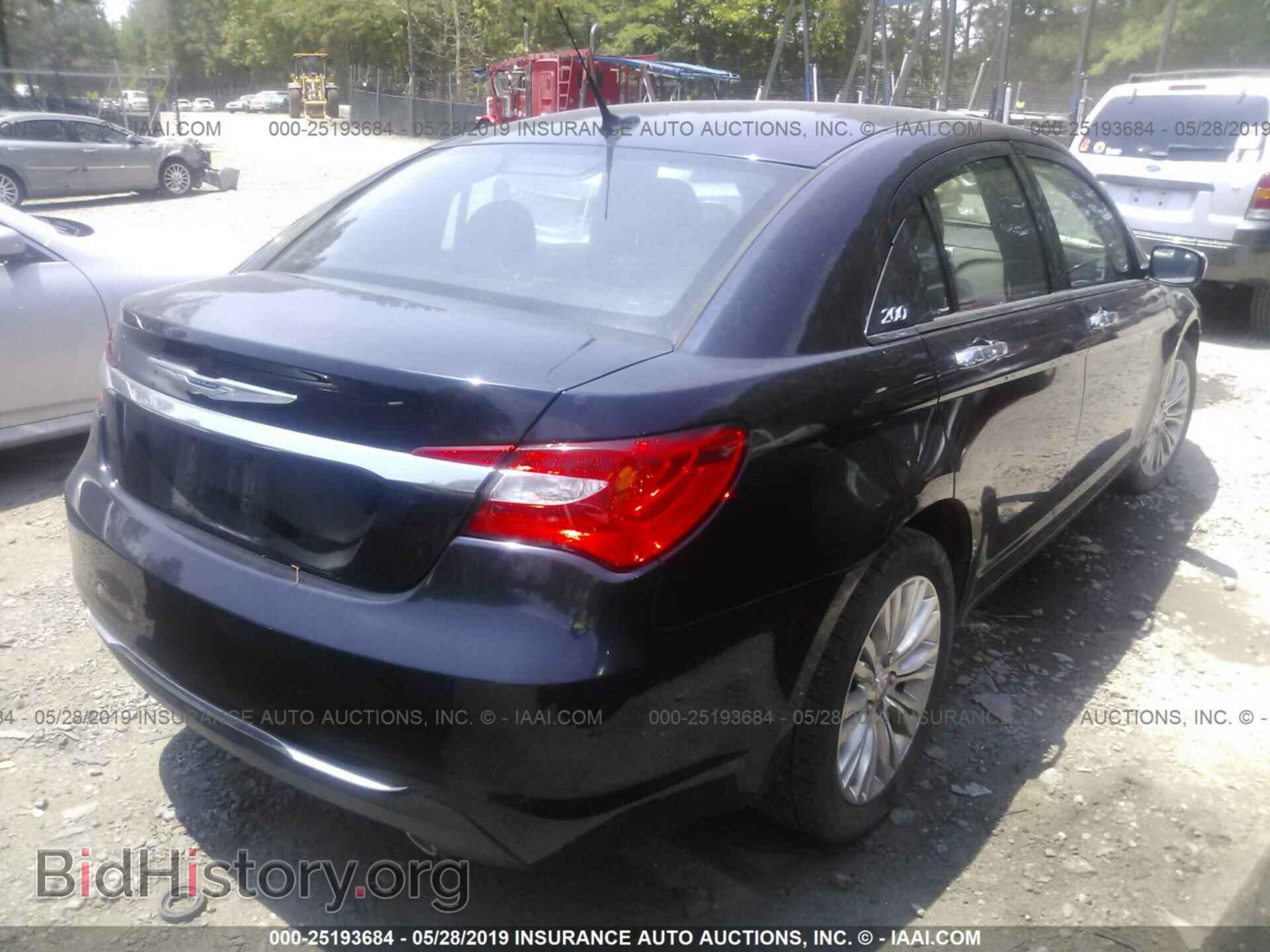 2011 CHRYSLER 200 - VIN: 1C3BC2FG6BN526689 - Фото 4