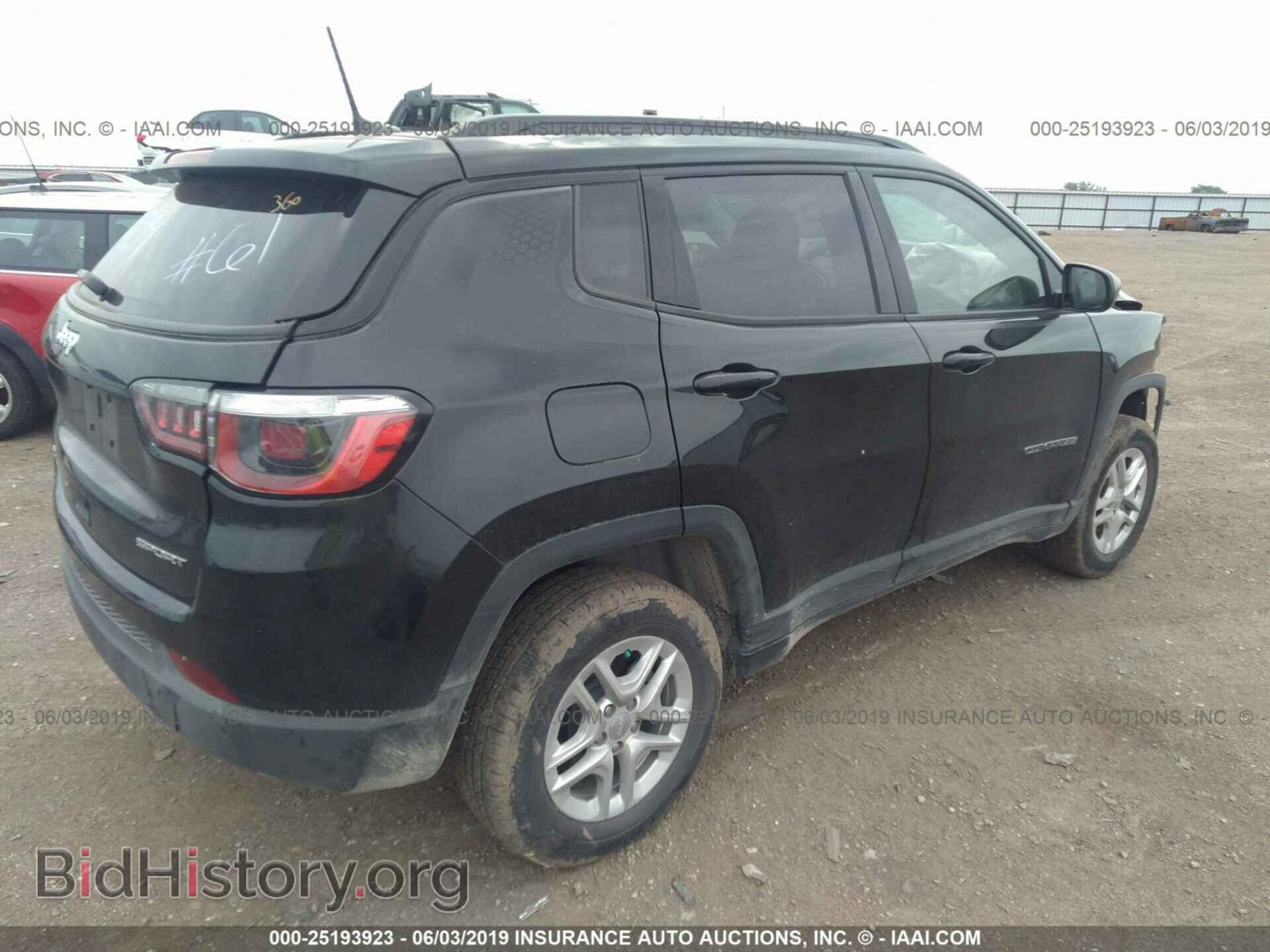 2018 JEEP COMPASS - VIN: 3C4NJDABXJT401764 - Фото 4