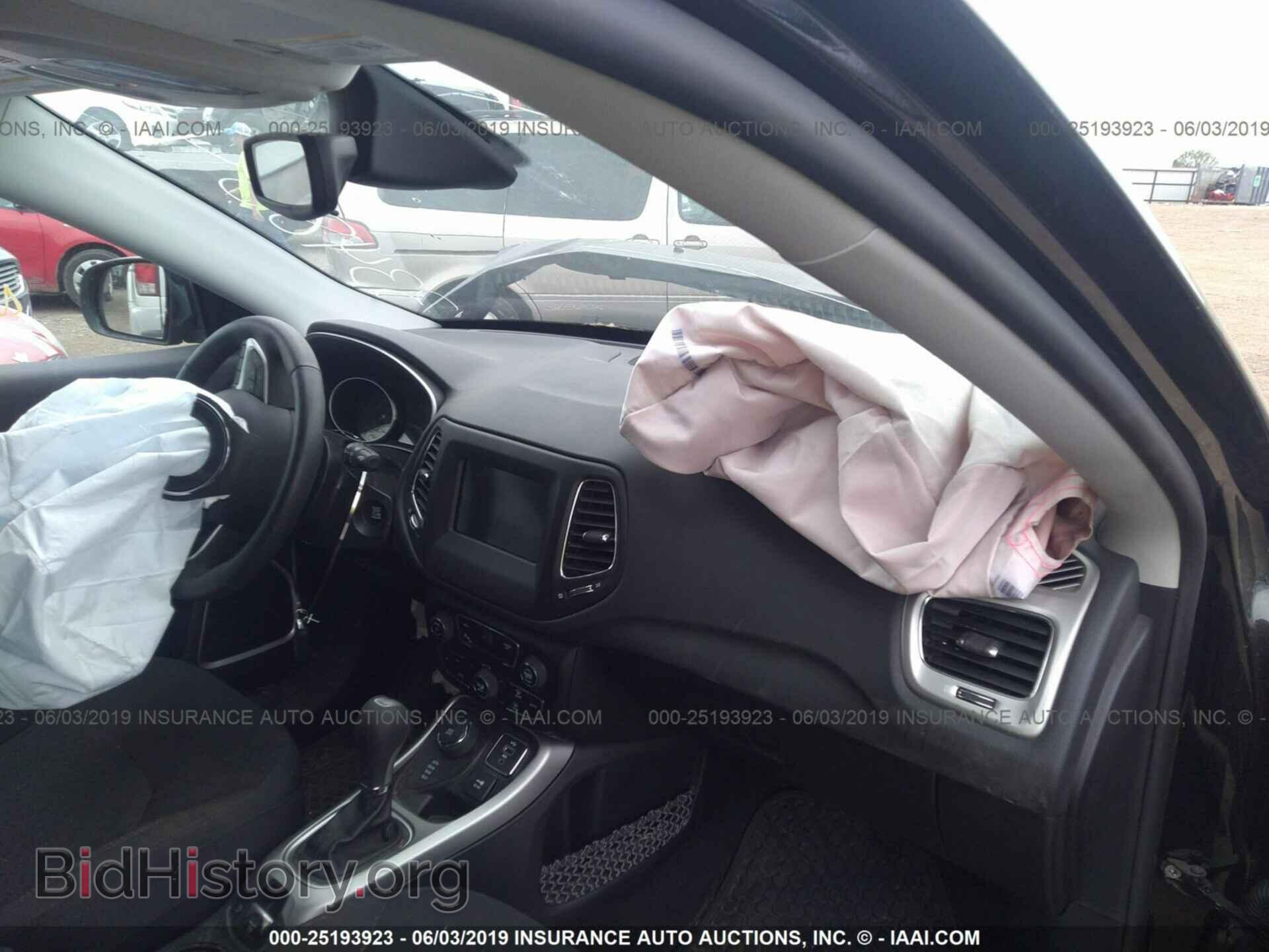 2018 JEEP COMPASS - VIN: 3C4NJDABXJT401764 - Фото 5