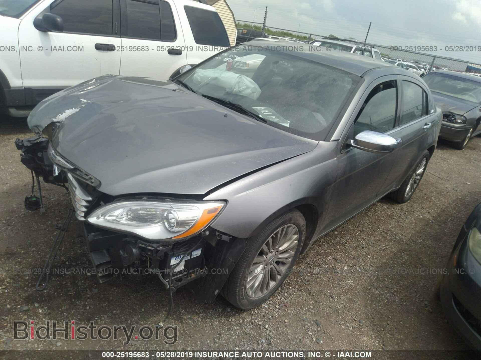 2012 CHRYSLER 200 - VIN: 1C3CCBCB3CN303590 - Фото 2