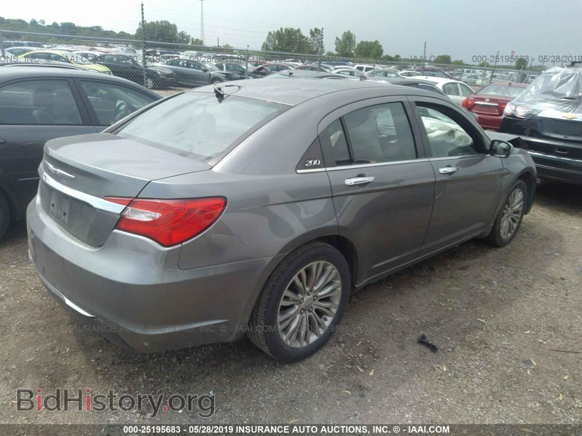 2012 CHRYSLER 200 - VIN: 1C3CCBCB3CN303590 - Фото 4