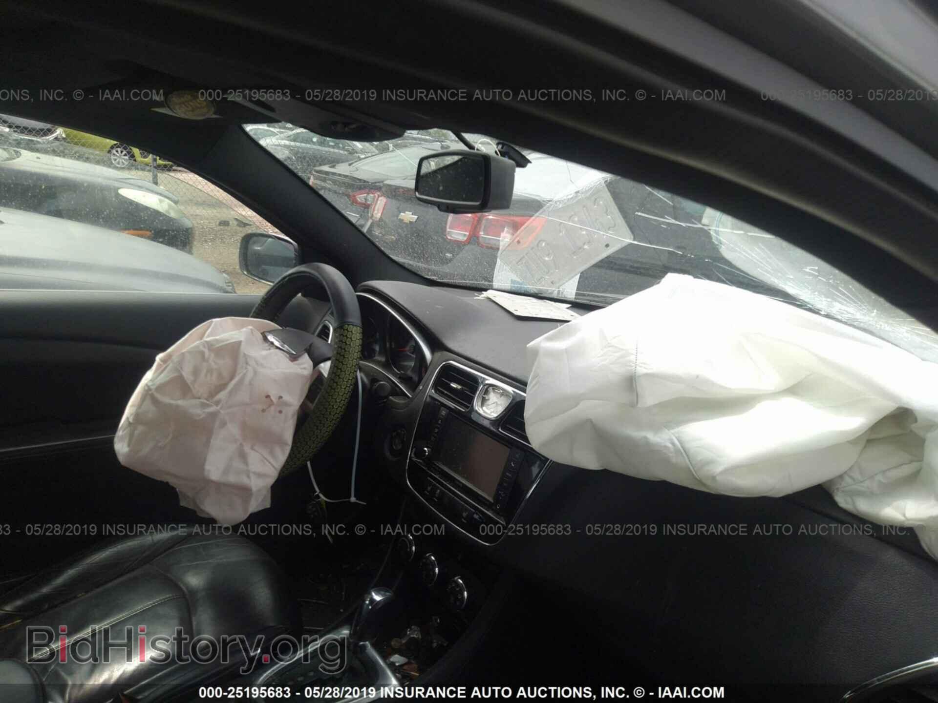 2012 CHRYSLER 200 - VIN: 1C3CCBCB3CN303590 - Фото 5