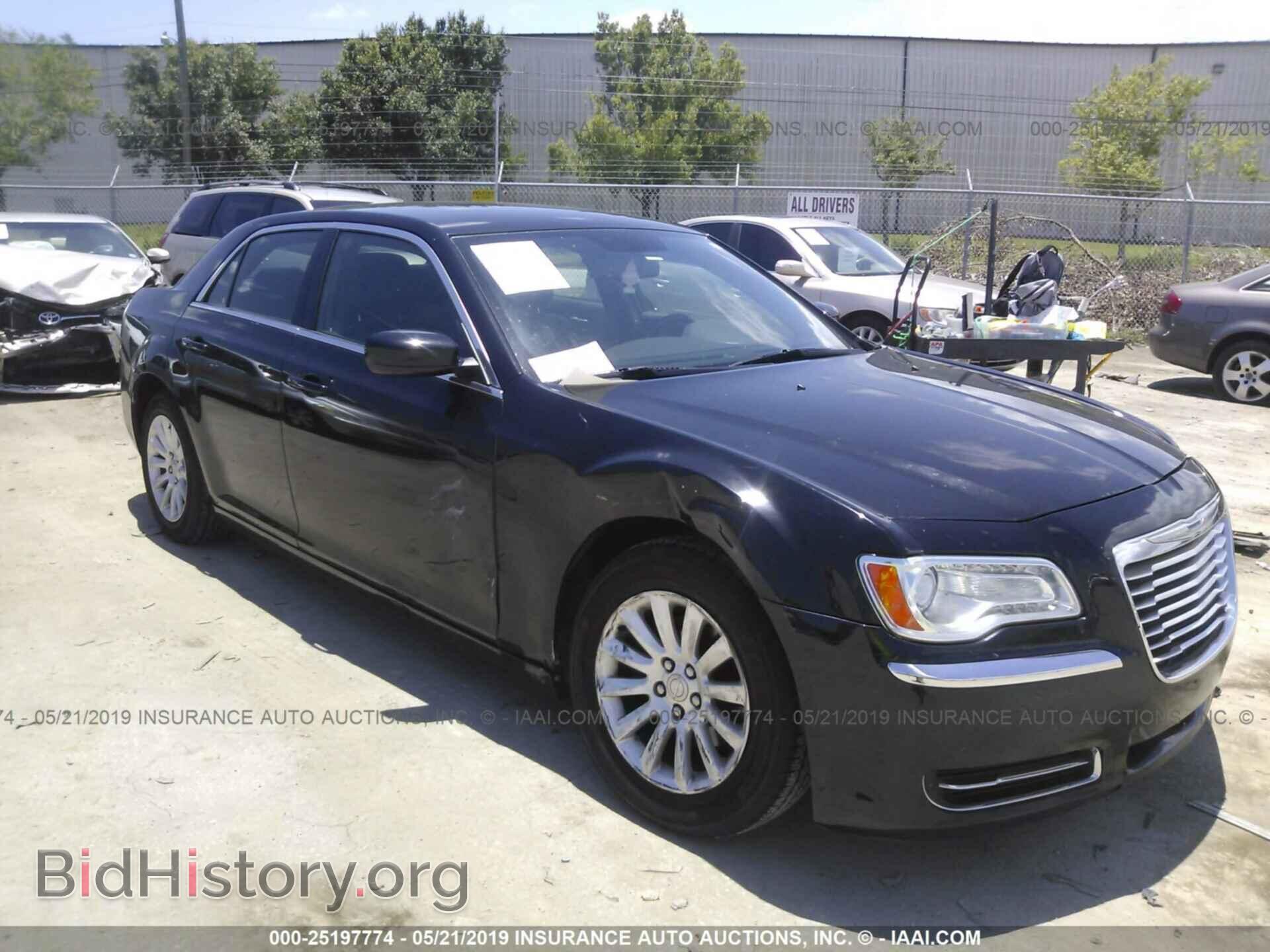 Фотография 2C3CCAAG5CH313278 - CHRYSLER 300 2012