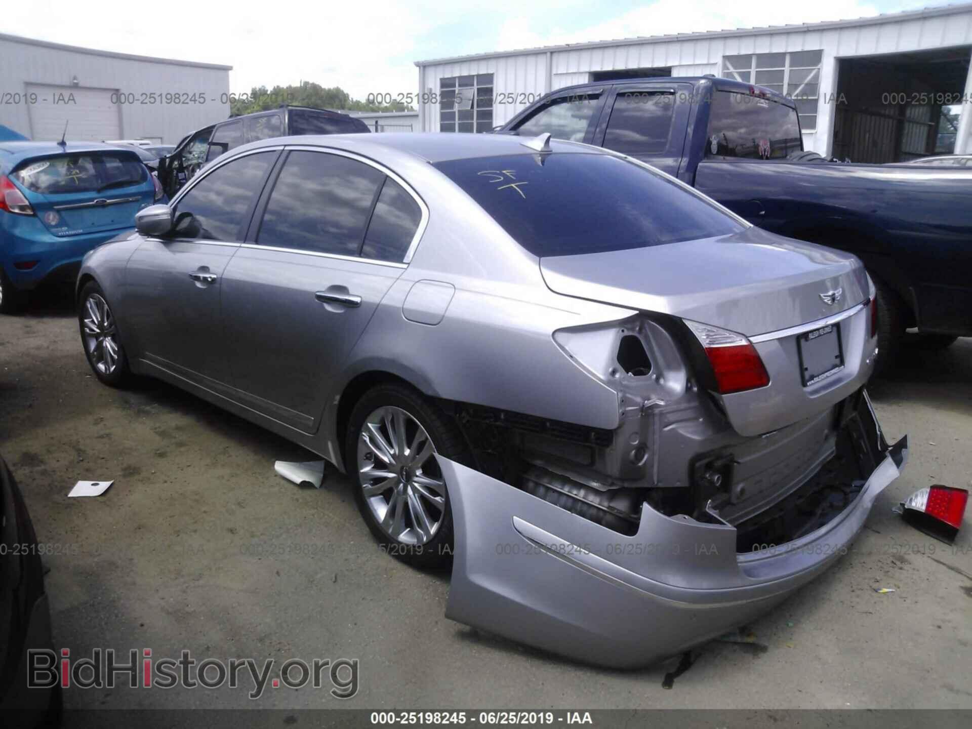 2011 HYUNDAI GENESIS - VIN: KMHGC4DF2BU139727 - Фото 3