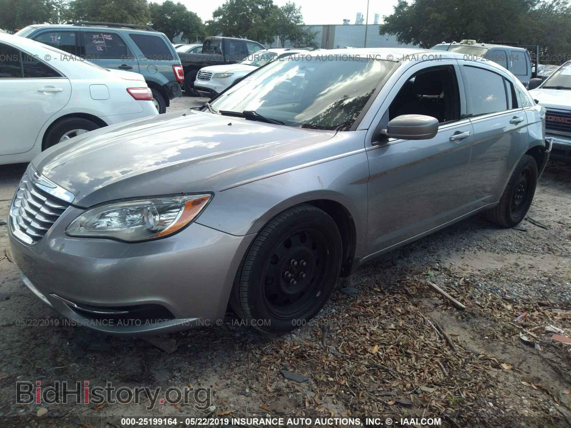 2013 CHRYSLER 200 - VIN: 1C3CCBAB9DN561438 - Photo 2
