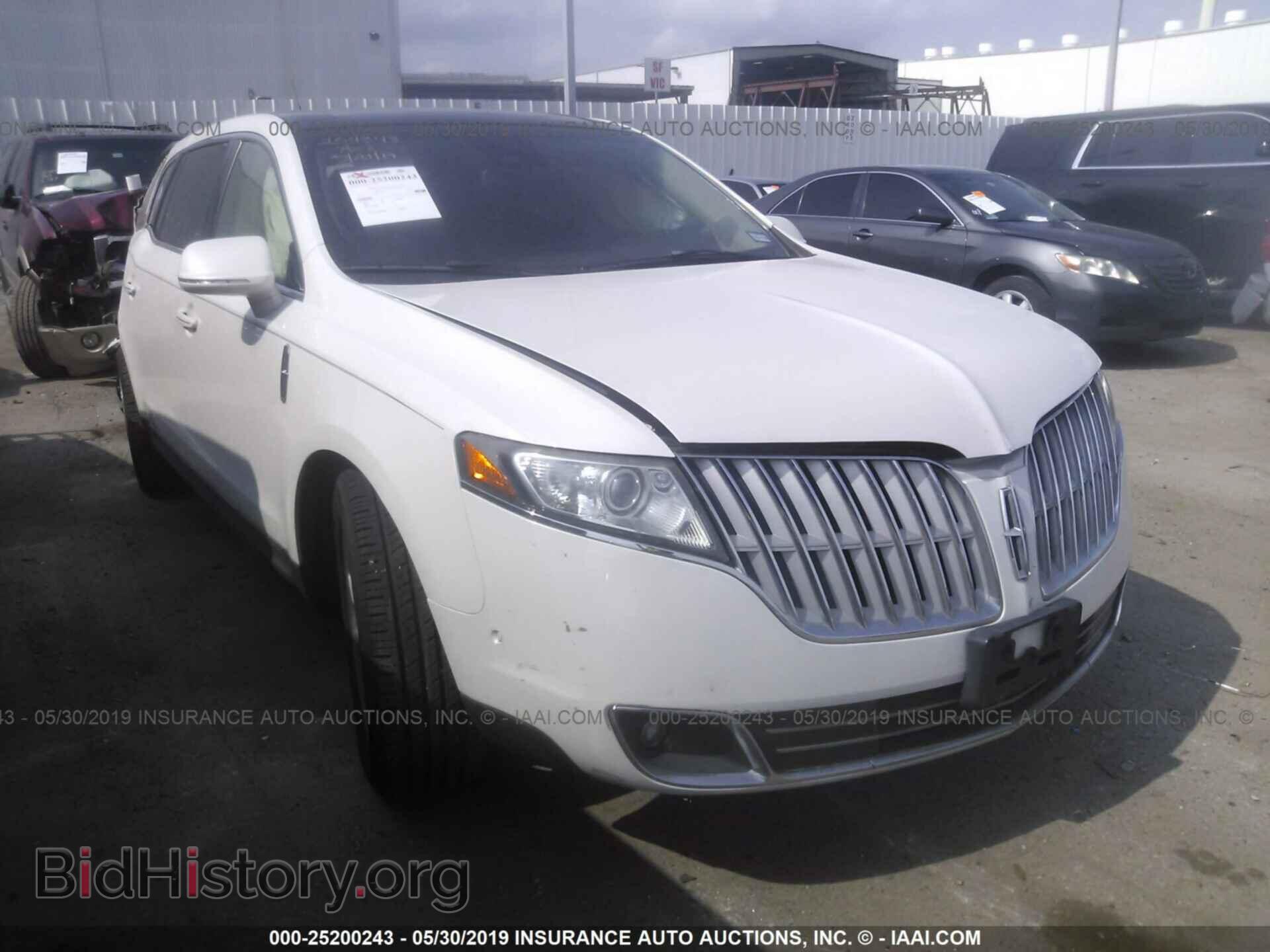 Photo 2LMHJ5AT9ABJ10096 - LINCOLN MKT 2010