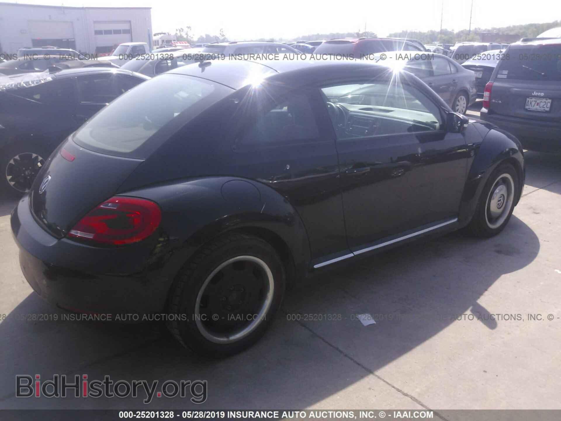 2012 VOLKSWAGEN BEETLE - VIN: 3VWJP7AT8CM614181 - Фото 4