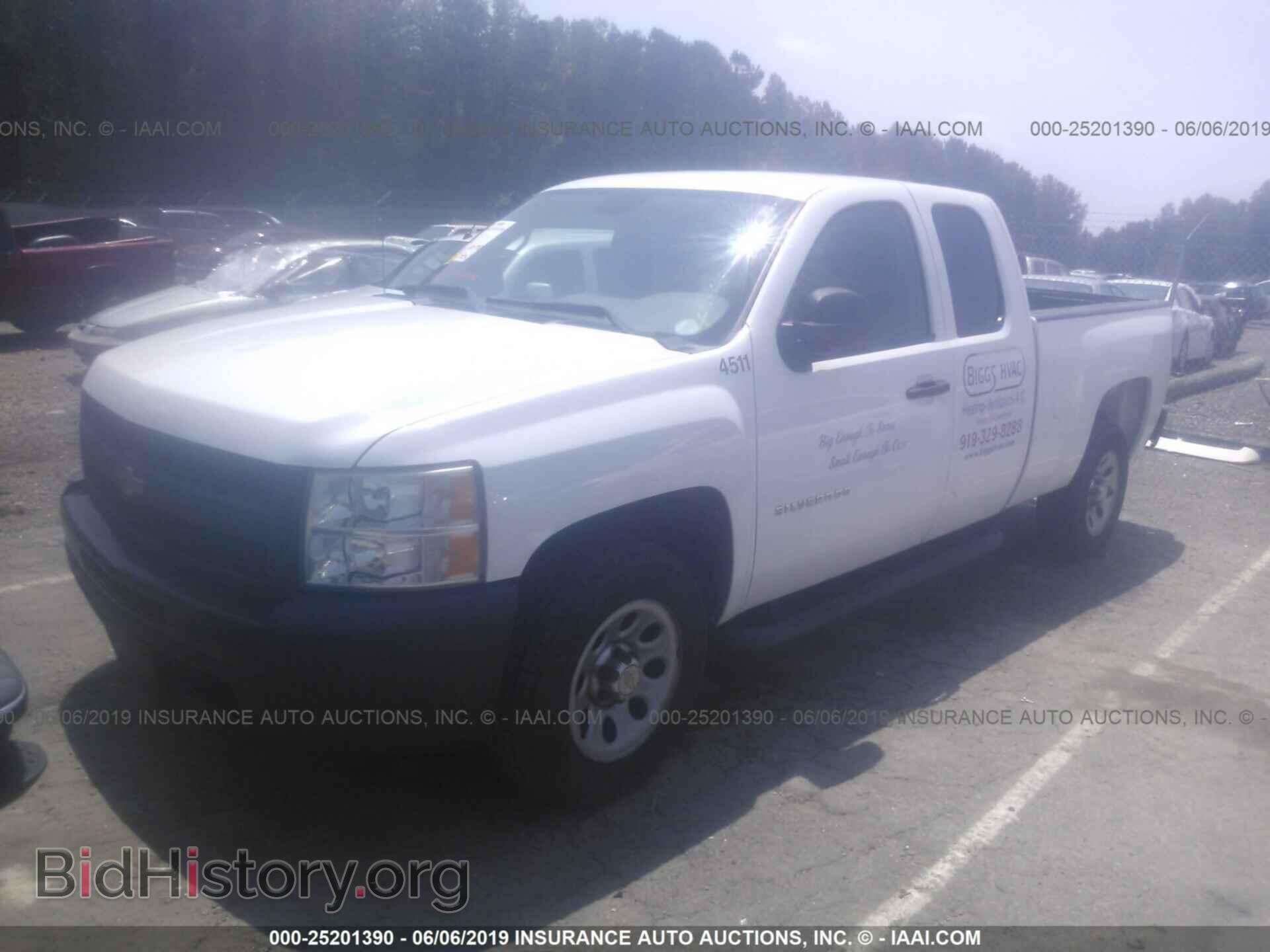 2011 CHEVROLET SILVERADO - VIN: 1GCRCPEAXBZ414104 - Фото 2
