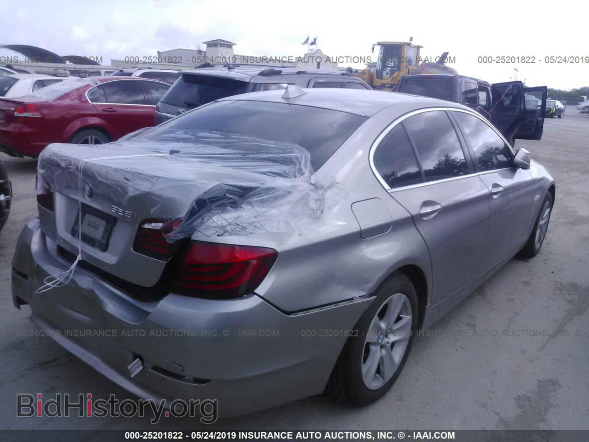 2011 BMW 528 - VIN: WBAFR1C55BC746486 - Photo 4