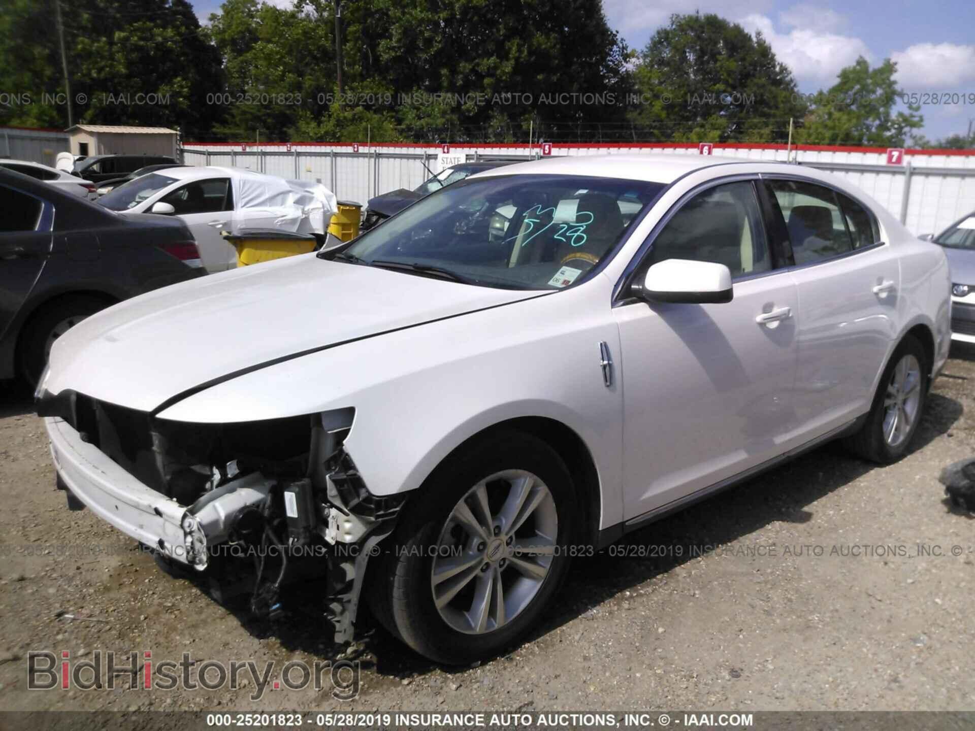 2011 LINCOLN MKS - VIN: 1LNHL9DR9BG610962 - Фото 2