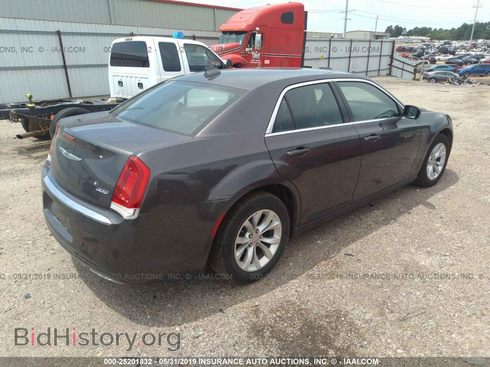 2016 CHRYSLER 300 - VIN: 2C3CCAAG2GH216836 - Фото 4