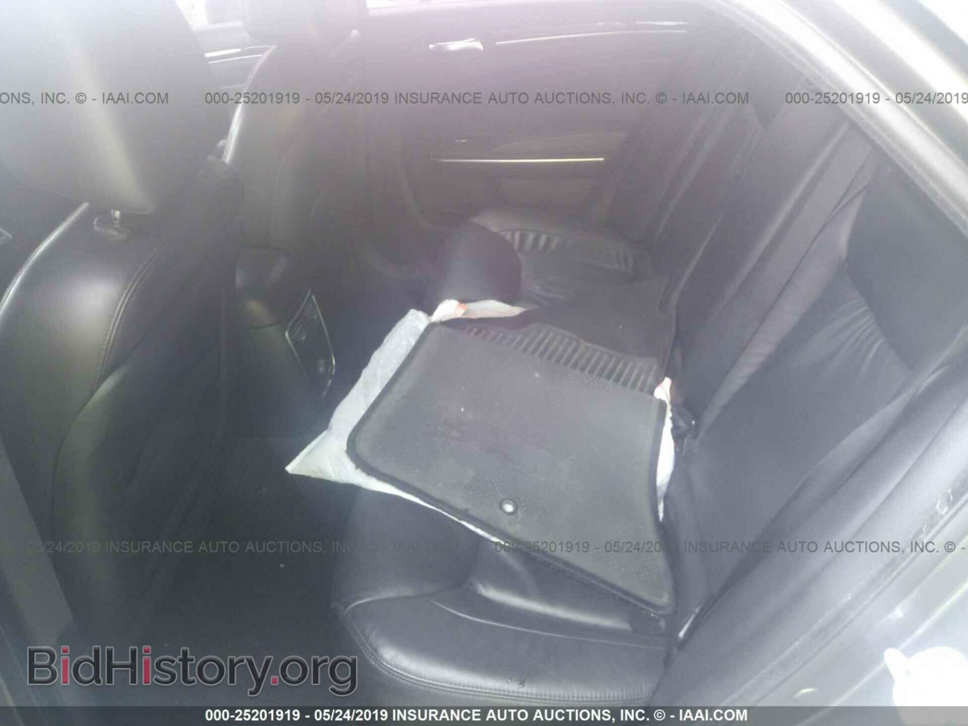 2011 CHRYSLER 300 - VIN: 2C3CA5CG2BH585604 - Фото 8