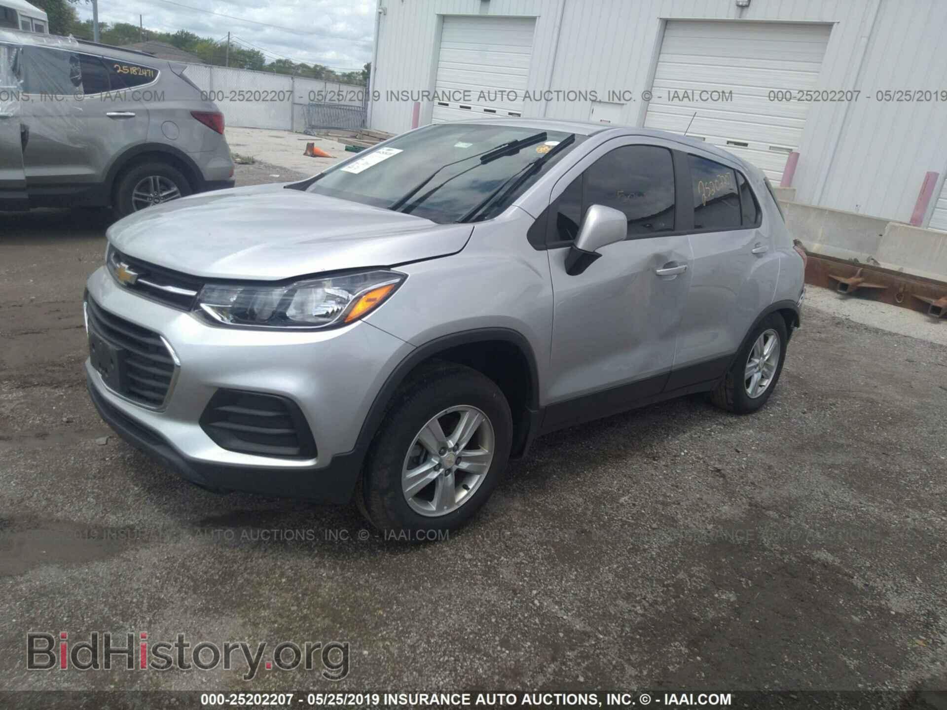 2017 CHEVROLET TRAX - VIN: 3GNCJNSB3HL281335 - Фото 2