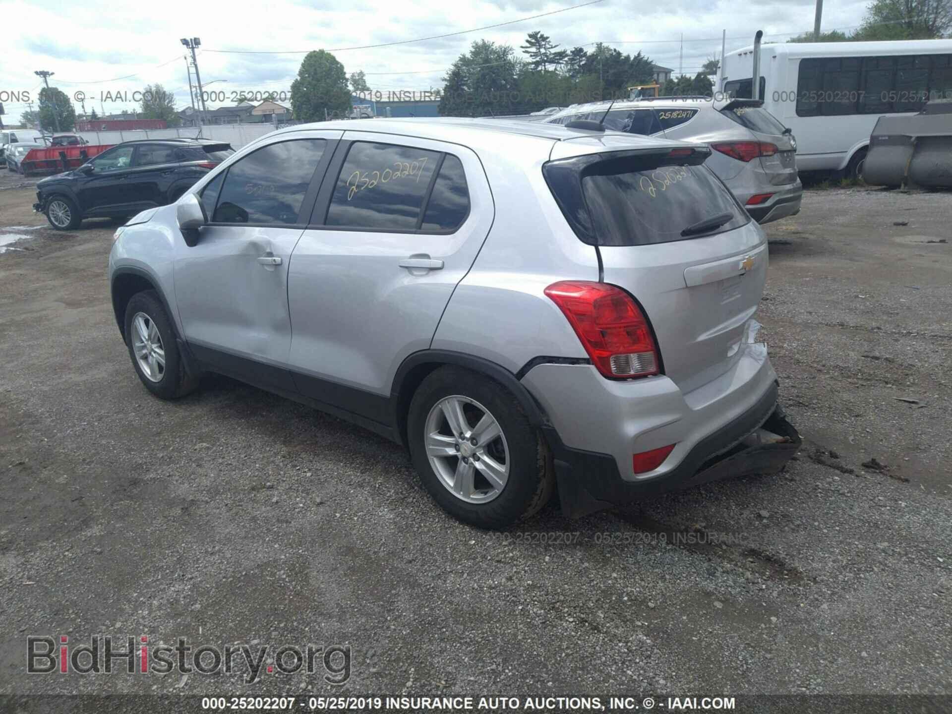 2017 CHEVROLET TRAX - VIN: 3GNCJNSB3HL281335 - Фото 3