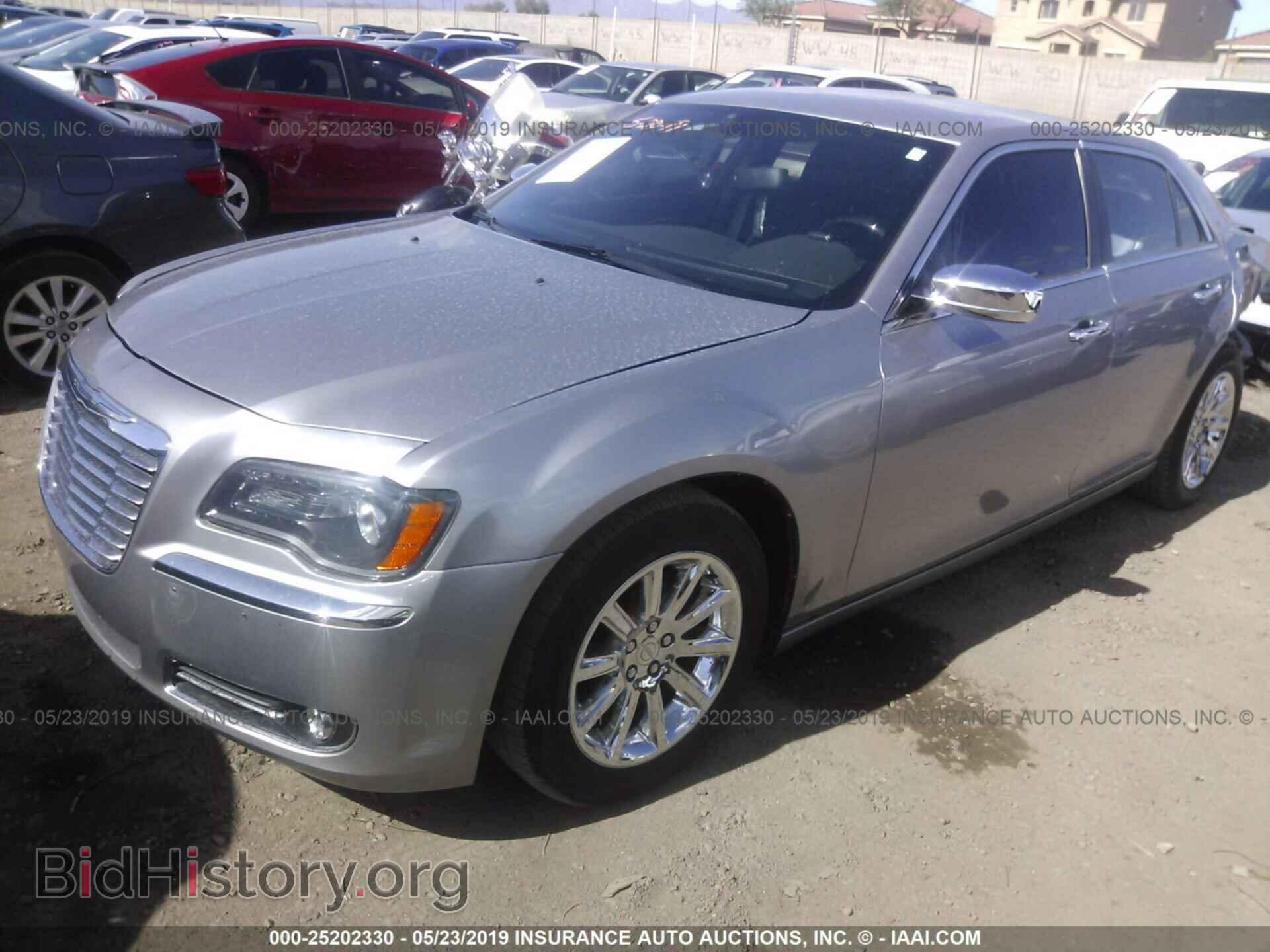 2014 CHRYSLER 300C - VIN: 2C3CCAEG8EH380194 - Фото 2