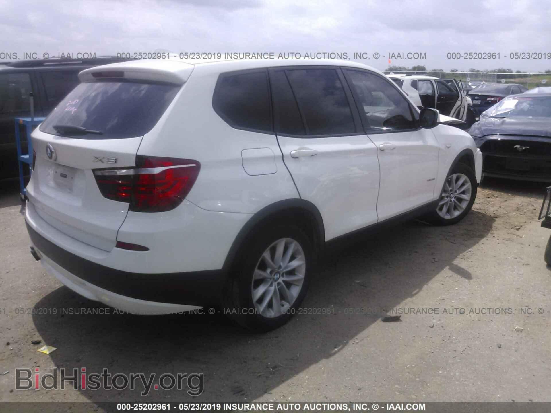 2013 BMW X3 - VIN: 5UXWX9C52D0A19030 - Фото 4