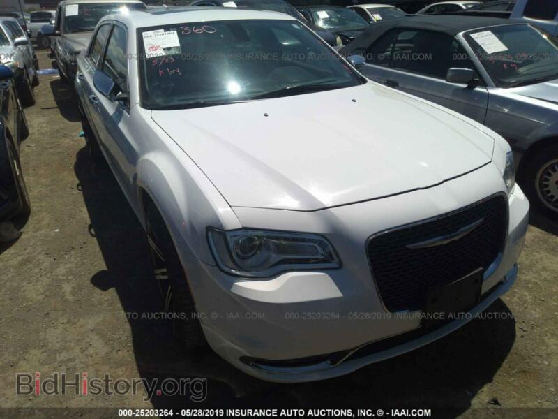2016 Chrysler 300C (VIN 2C3CCAEG9GH128120) — фото 6 из 10