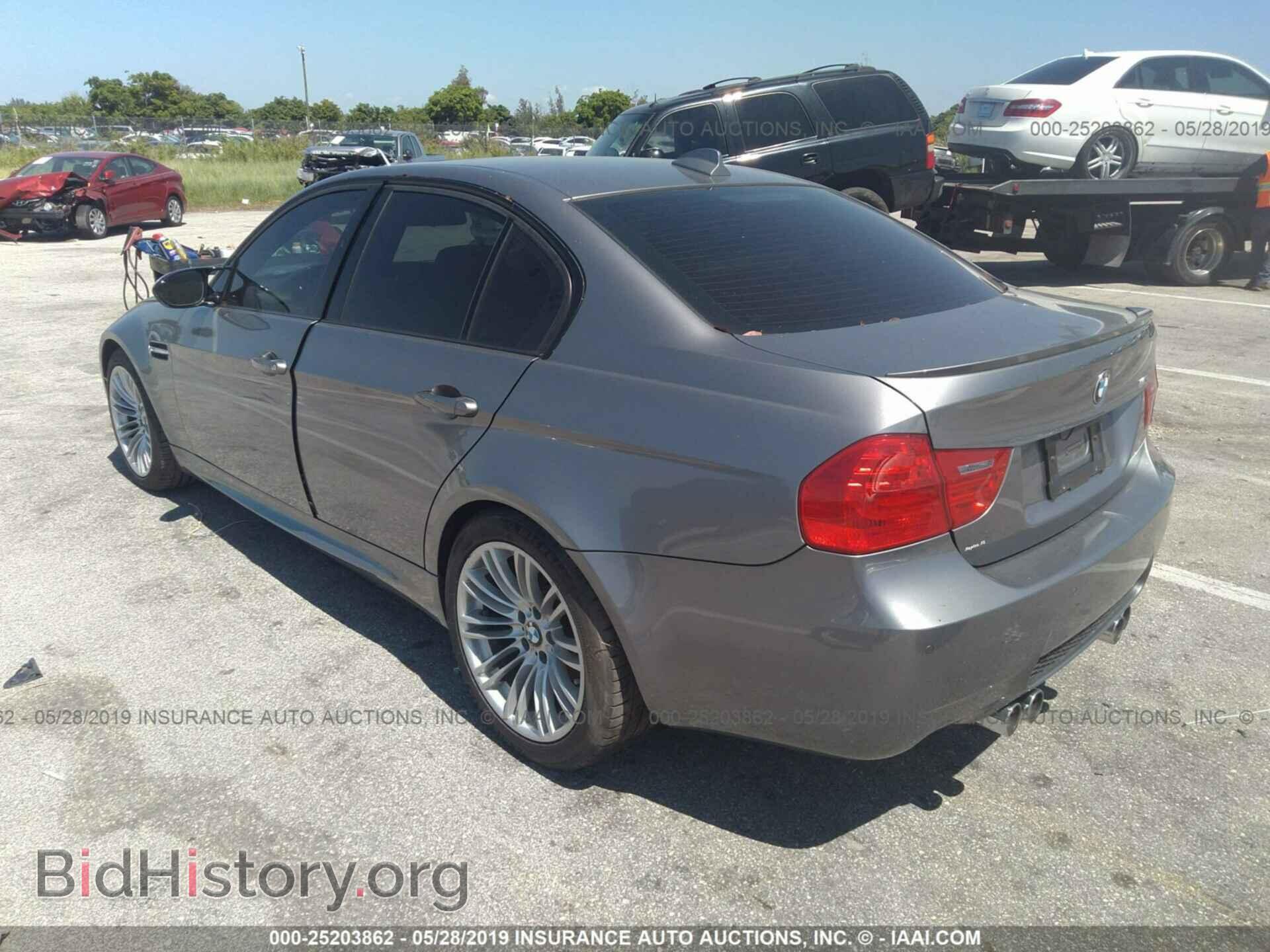 2011 BMW M3 - VIN: WBSPM9C55BE202961 - Фото 3