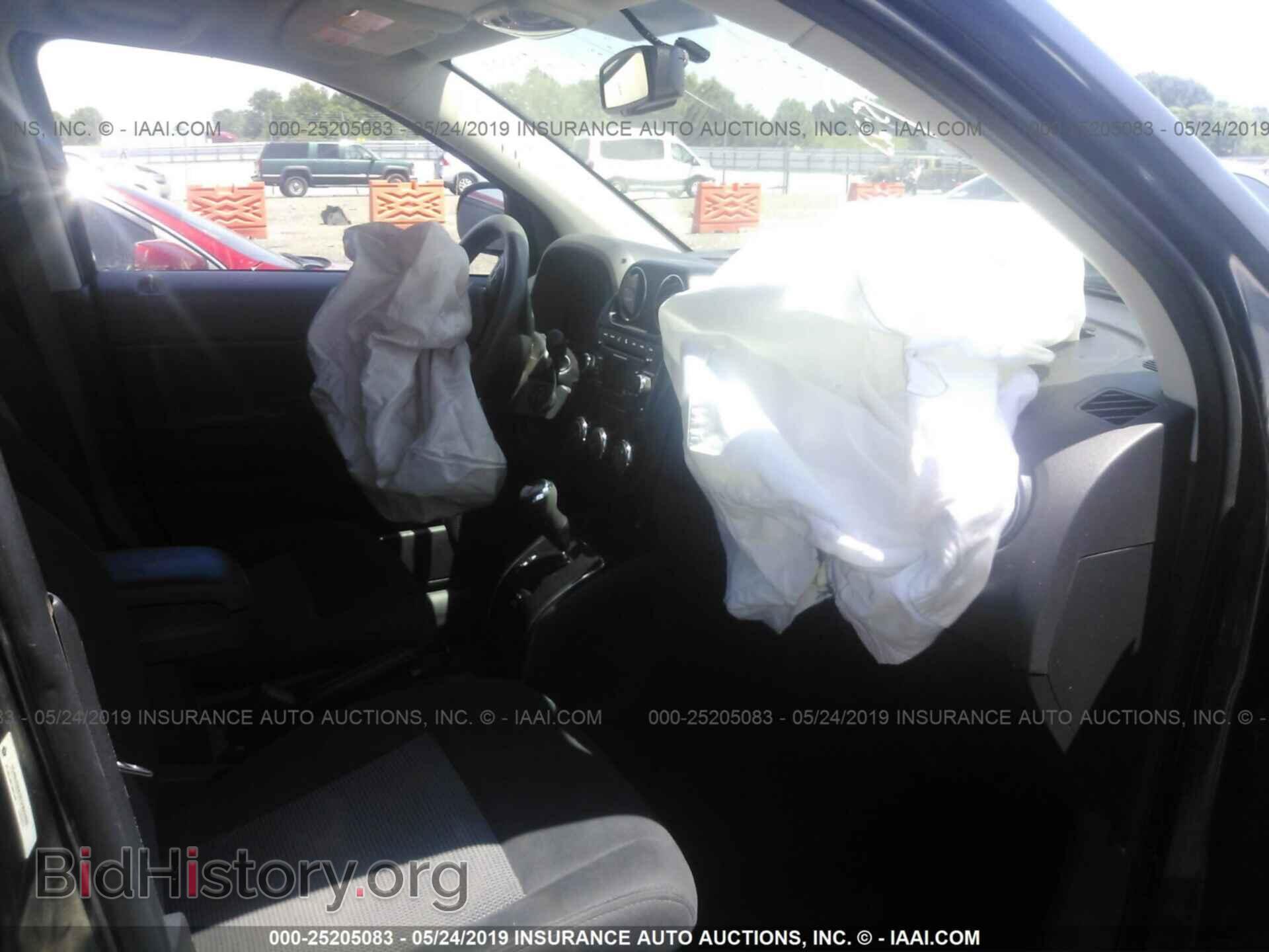 2014 JEEP COMPASS - VIN: 1C4NJCBB0ED909469 - Фото 5