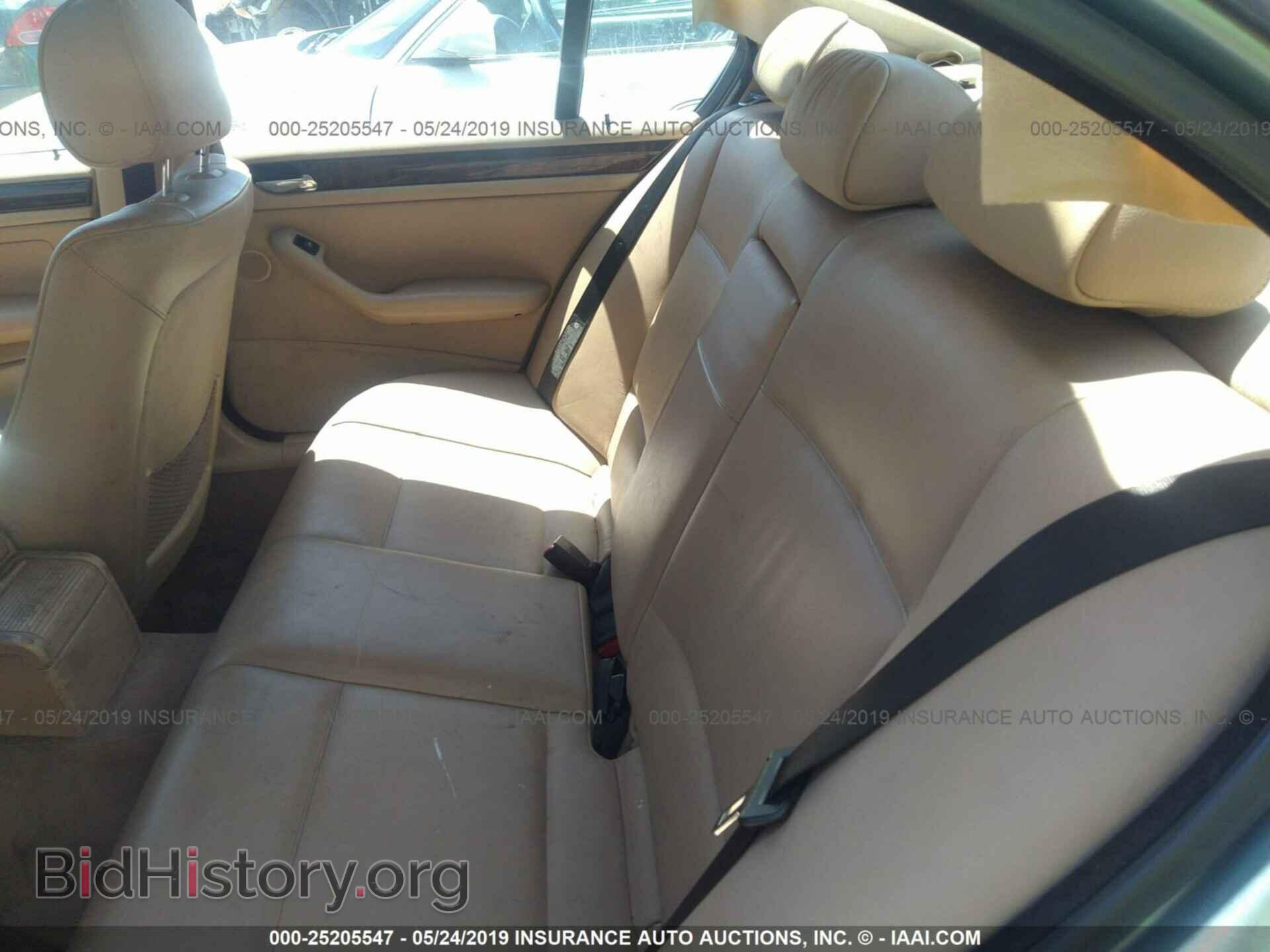 2005 BMW 330 - VIN: WBAEV53495KM40343 - Фото 8