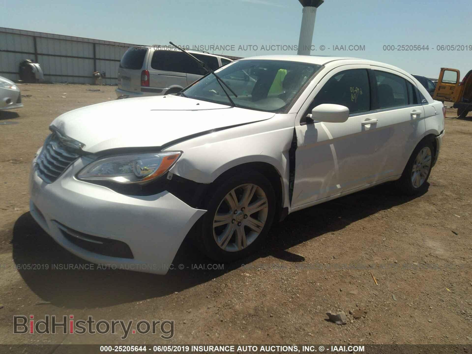 2013 CHRYSLER 200 - VIN: 1C3CCBBB4DN506393 - Photo 2