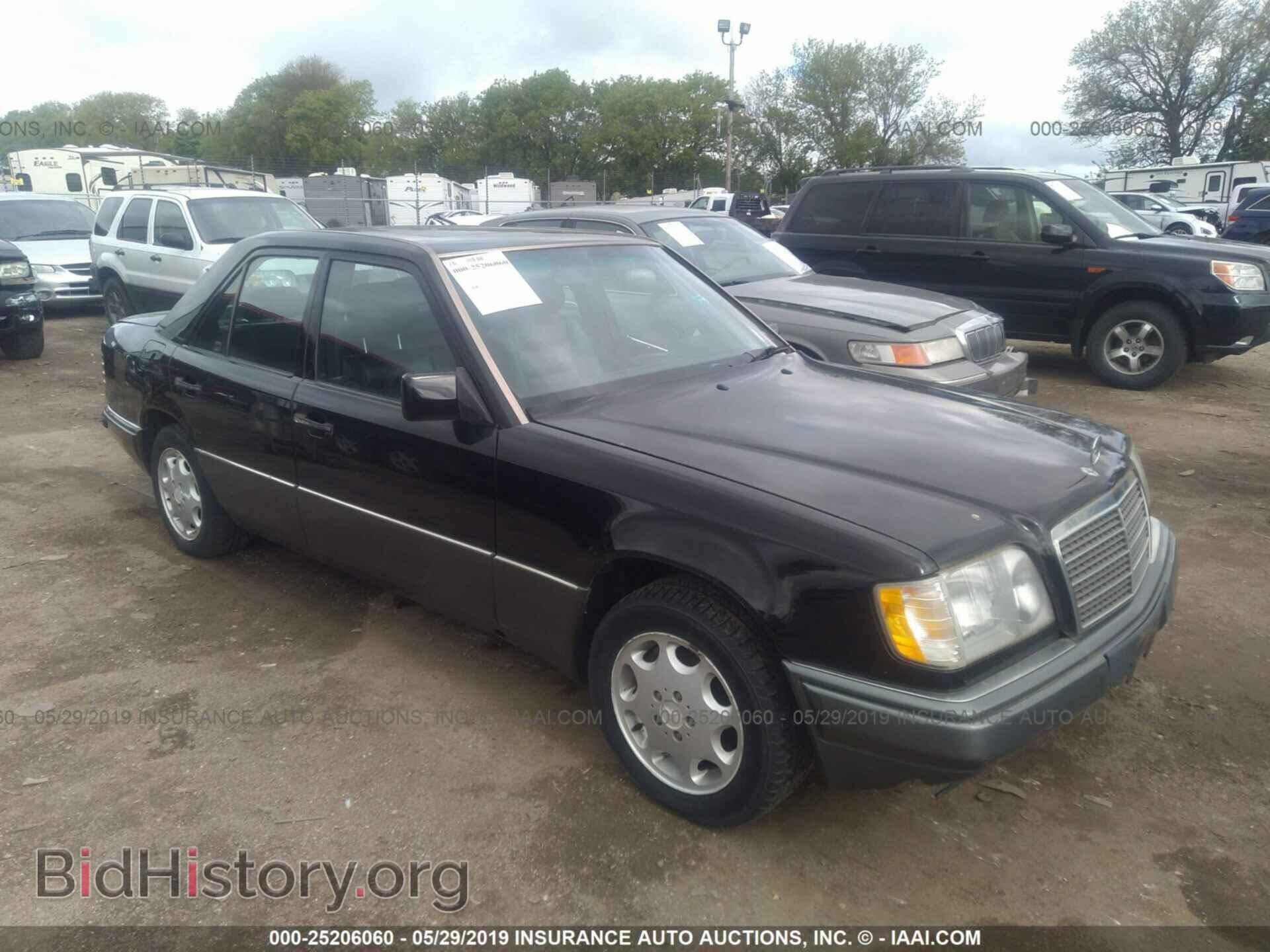 Photo WDBEA32E8SC179286 - MERCEDES-BENZ E 1995