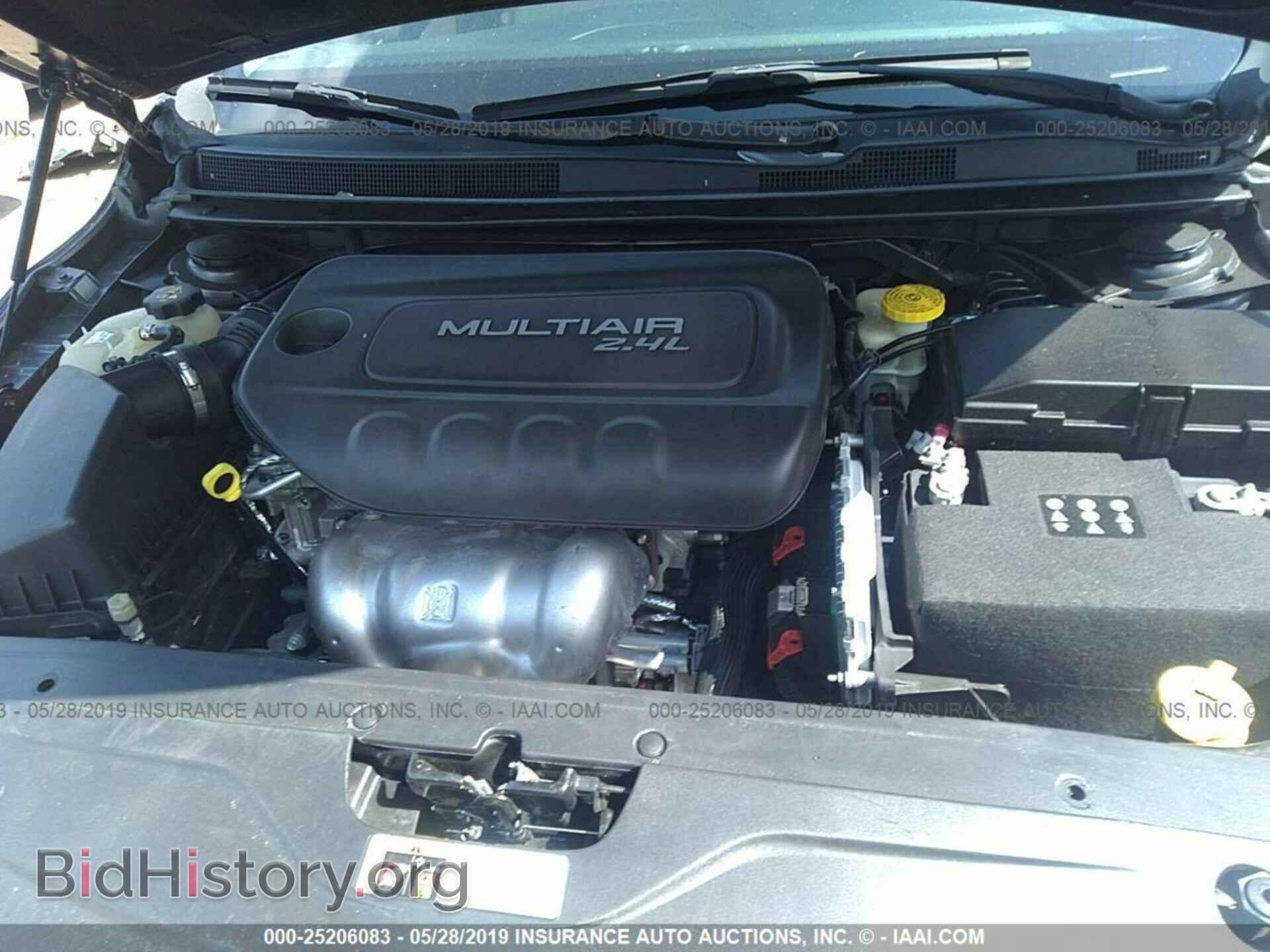 2016 CHRYSLER 200 - VIN: 1C3CCCABXGN116801 - Photo 10