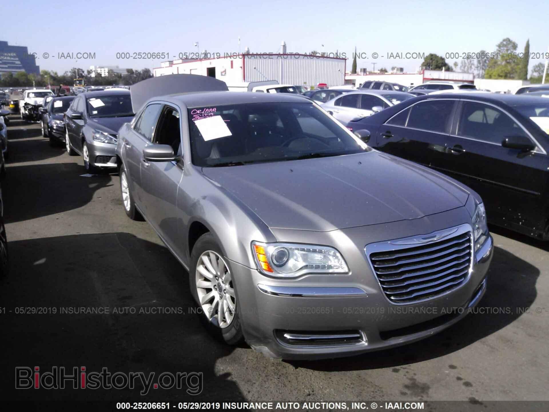 Фотография 2C3CCAAG4EH232565 - CHRYSLER 300 2014
