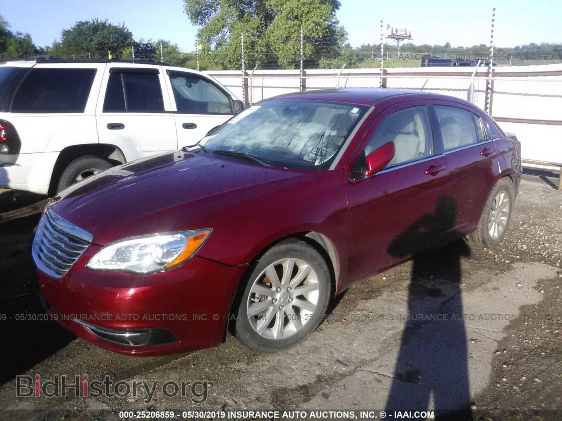 2014 CHRYSLER 200 - VIN: 1C3CCBBB8EN137698 - Фото 2