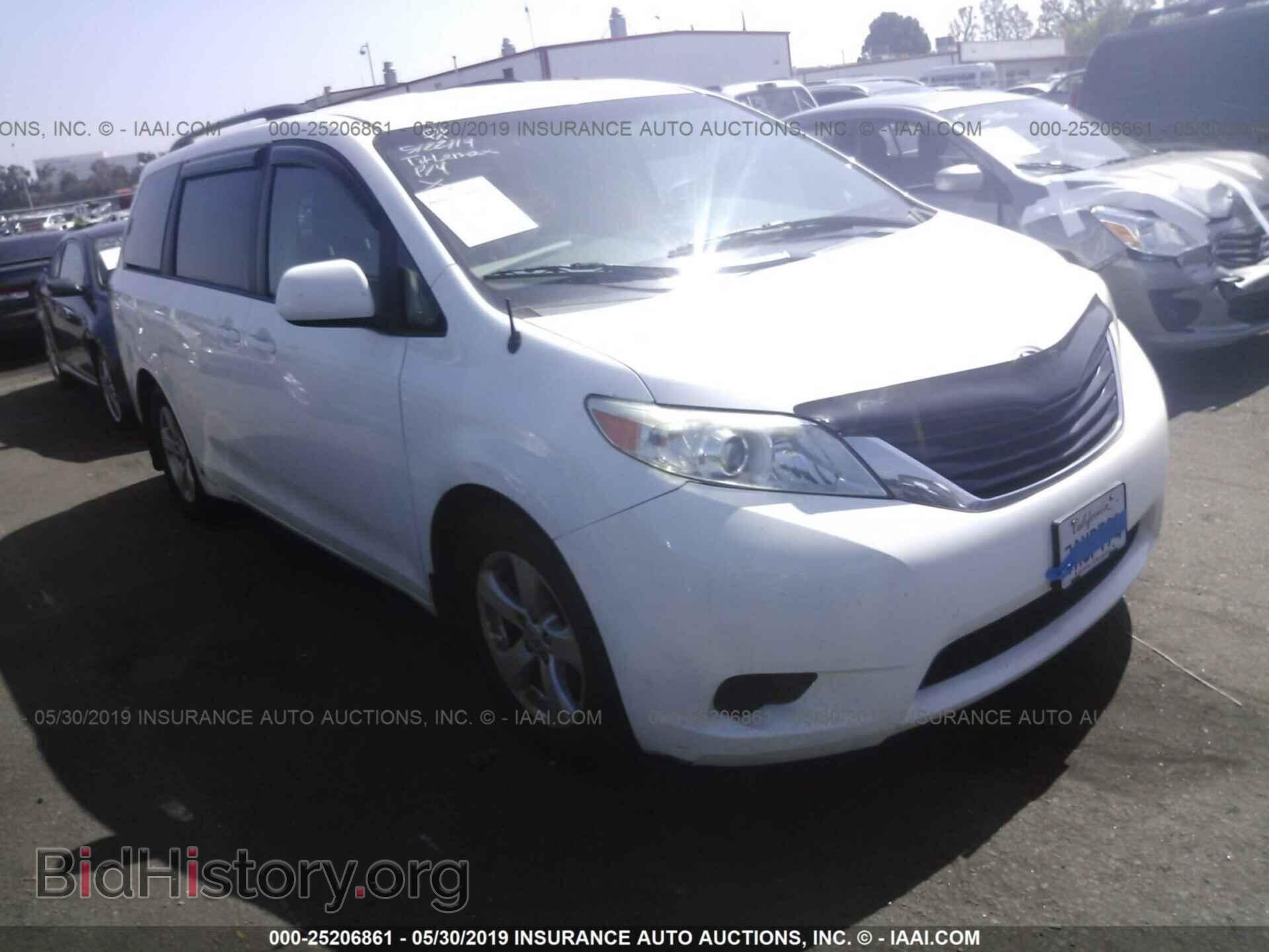 Фотография 5TDKK3DC9DS376479 - TOYOTA SIENNA 2013