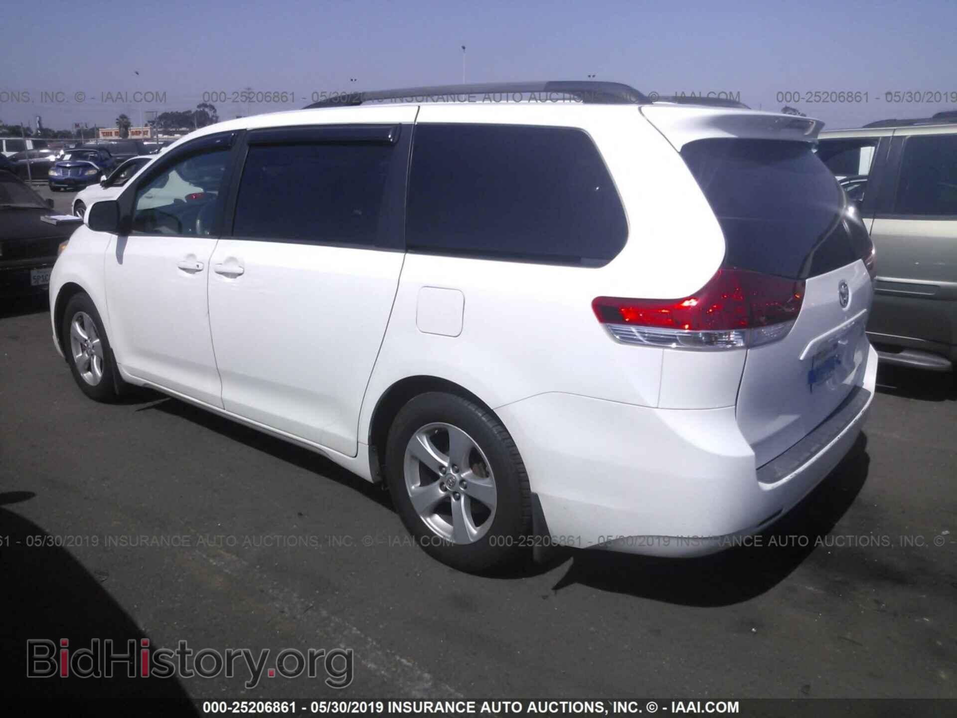 2013 TOYOTA SIENNA - VIN: 5TDKK3DC9DS376479 - Фото 3