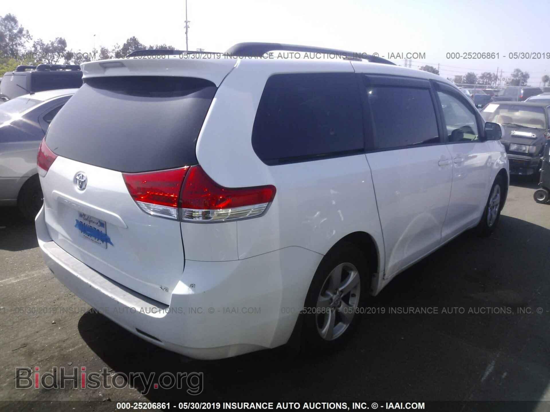 2013 TOYOTA SIENNA - VIN: 5TDKK3DC9DS376479 - Фото 4