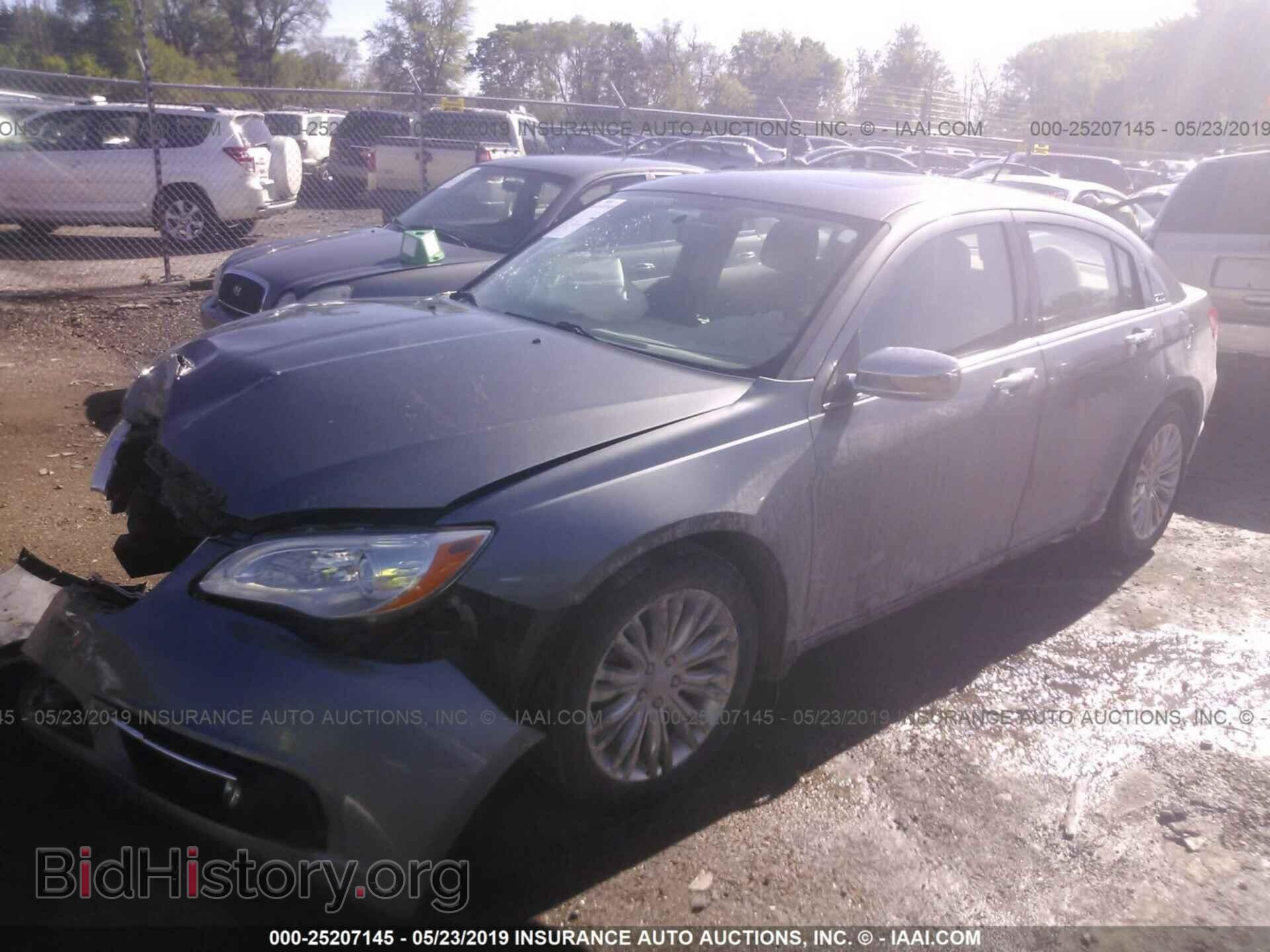 2012 CHRYSLER 200 - VIN: 1C3CCBCG3CN211231 - Фото 2