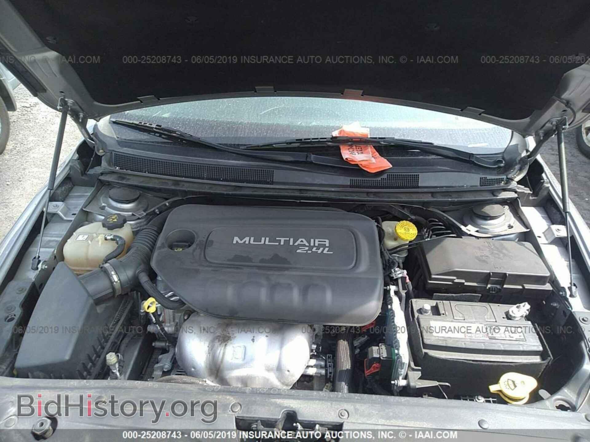 2016 CHRYSLER 200 - VIN: 1C3CCCAB7GN127111 - Photo 10